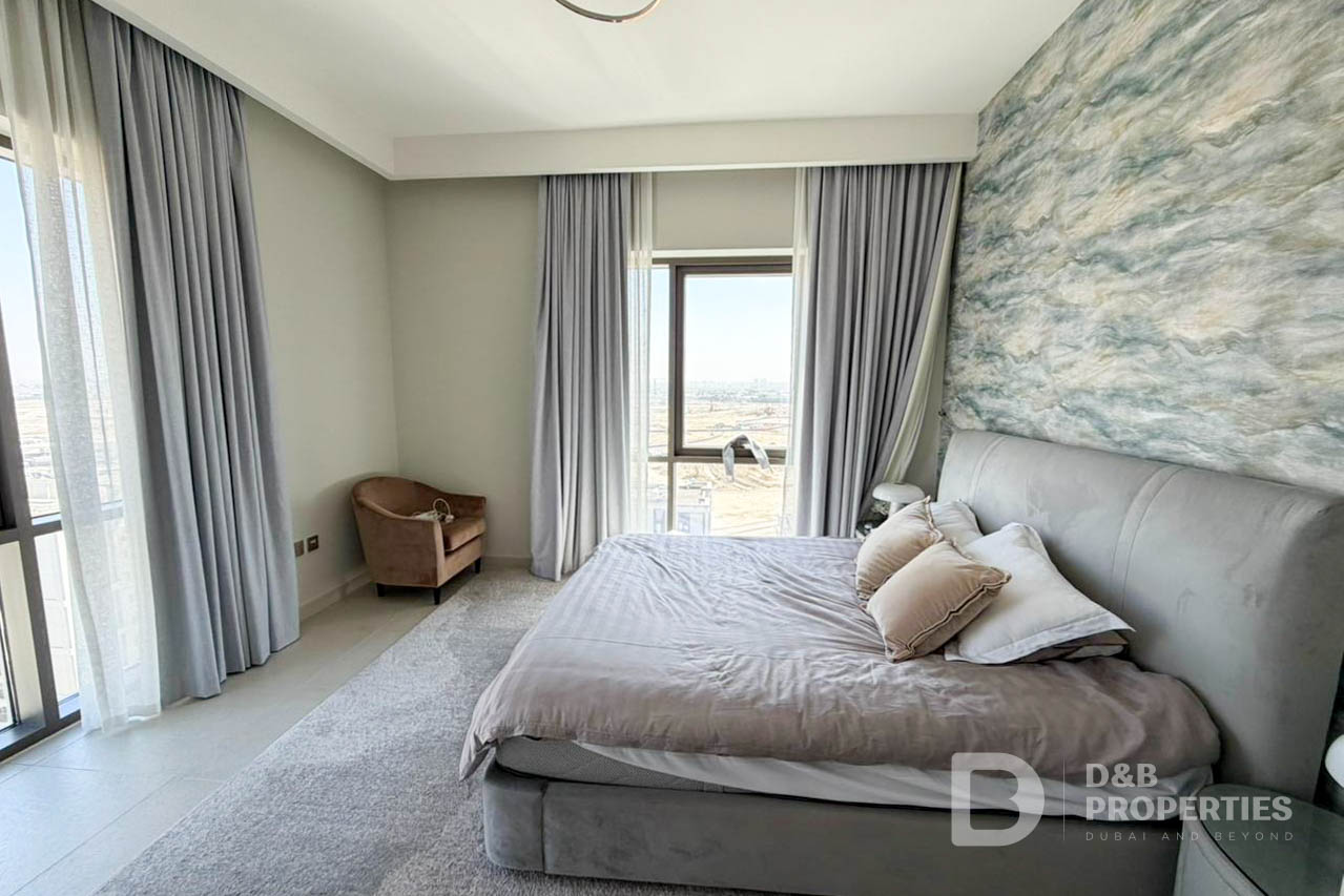 Vacant | Modern | Private Lagoon Access