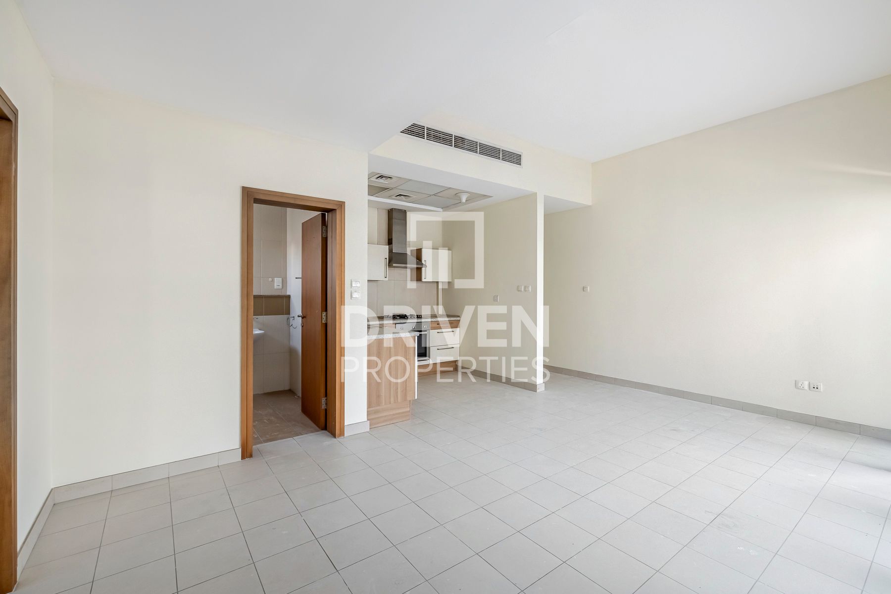 Spacious and Bright Apt | Ready to Move In