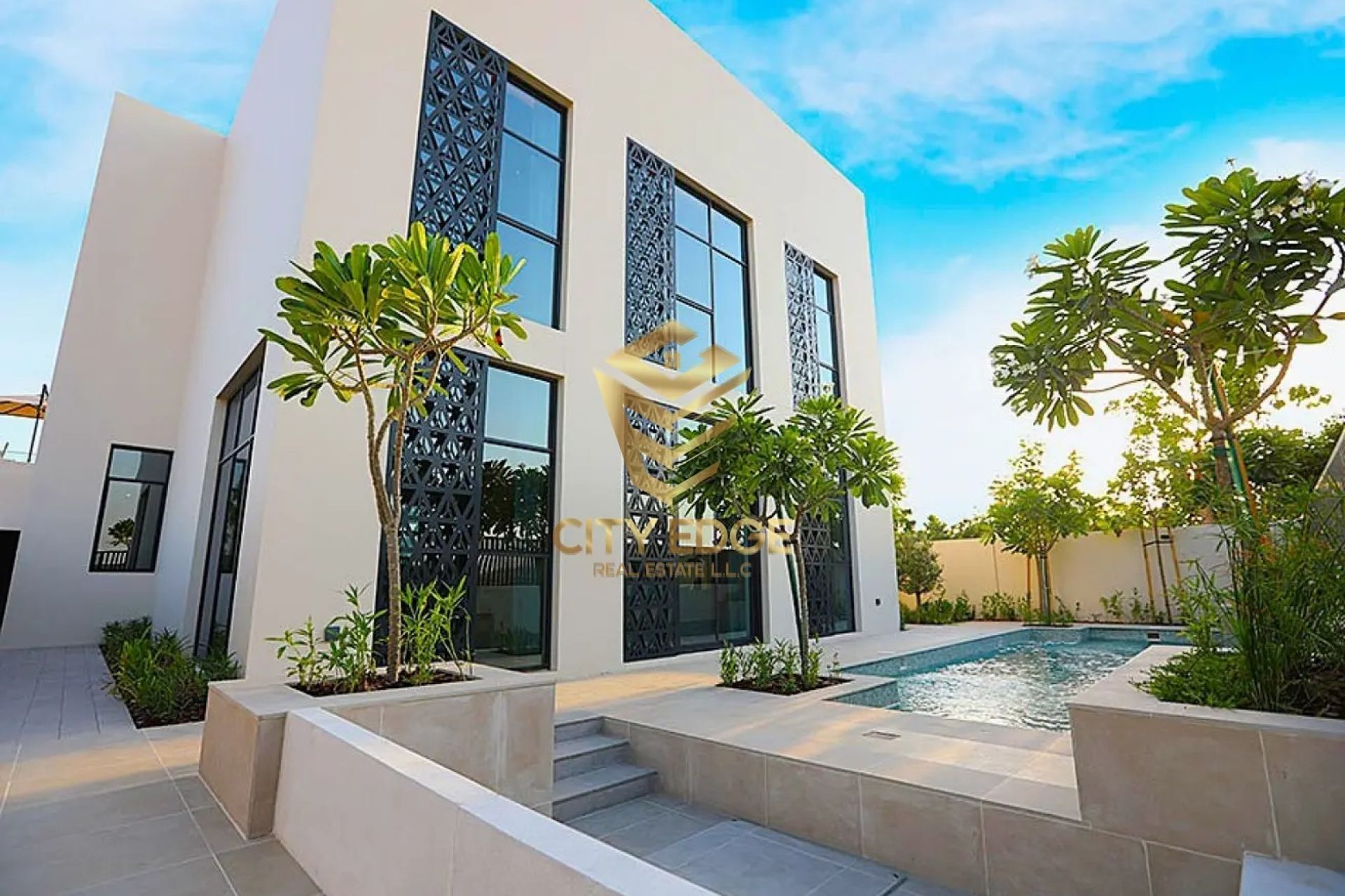 Luxury 4BR townhouse with spacious prime area