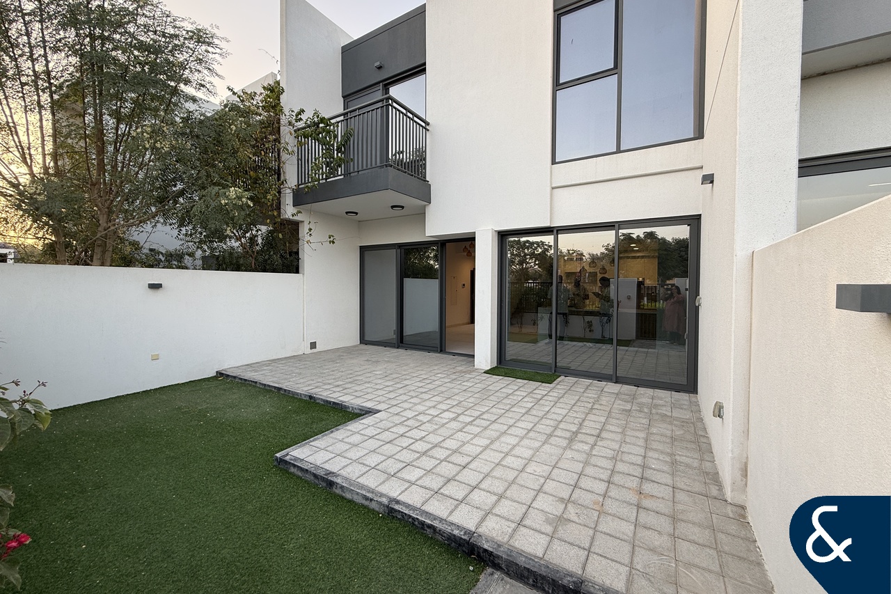 3 Bed | Maid | Single row | Modern Interior