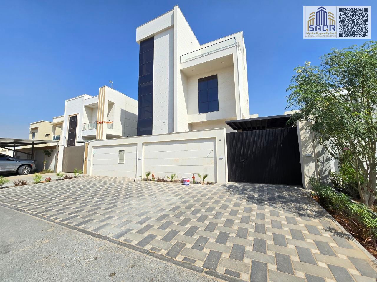 Two-story villa with a roof for sale / Freehold / Garden