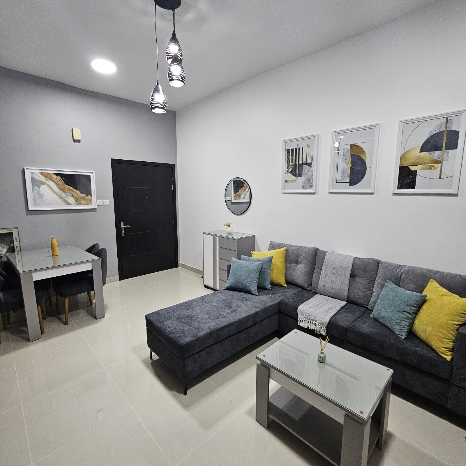 Luxurious one-bedroom apartment for monthly rent