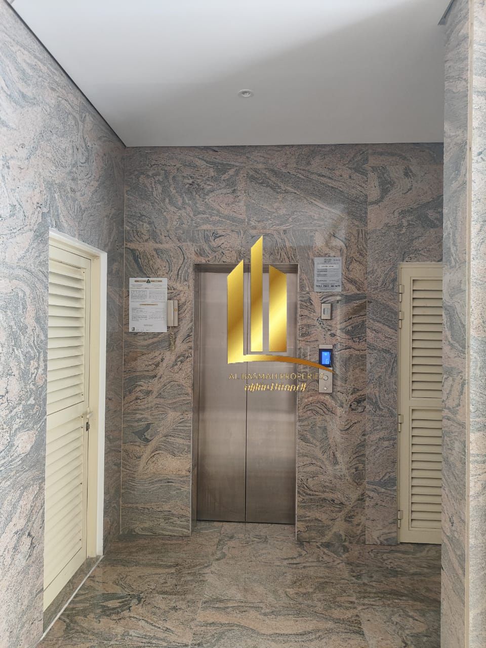 Building for sale in Sharjah, Muwaileh Commercial Area, 2900 sq. ft. , ground + 3 floors.