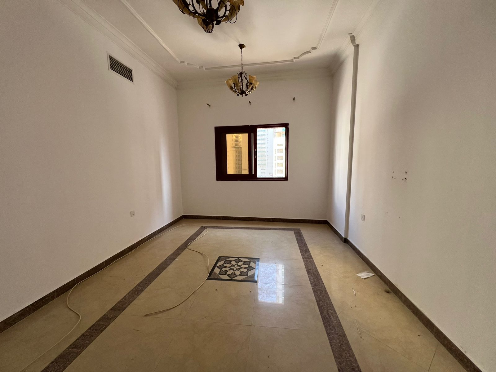 Central AC, spacious layout, balcony with open view, central gas, family residence.