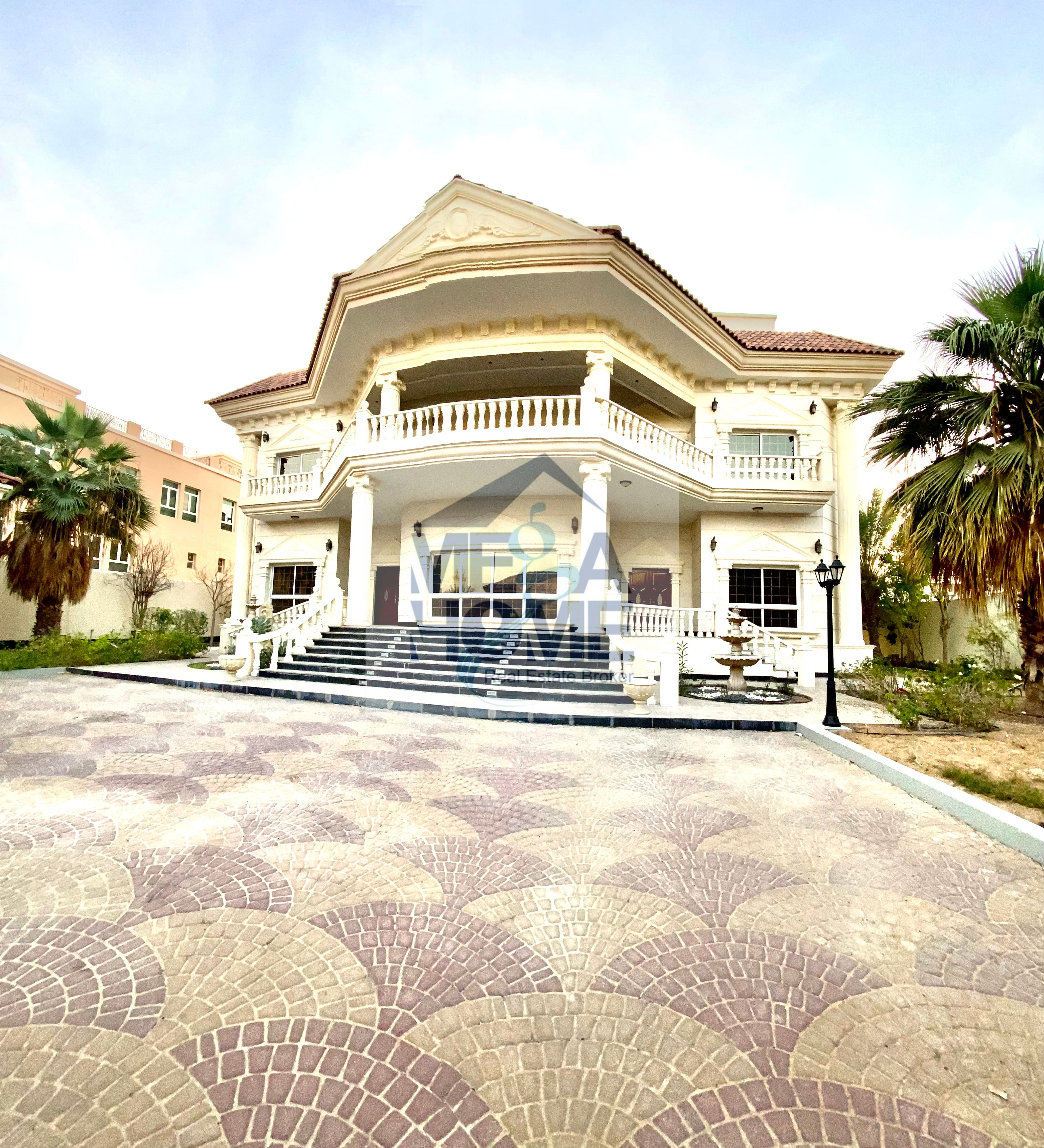 Stand alone VIP villa w/Mega Home Real Estate Brokers