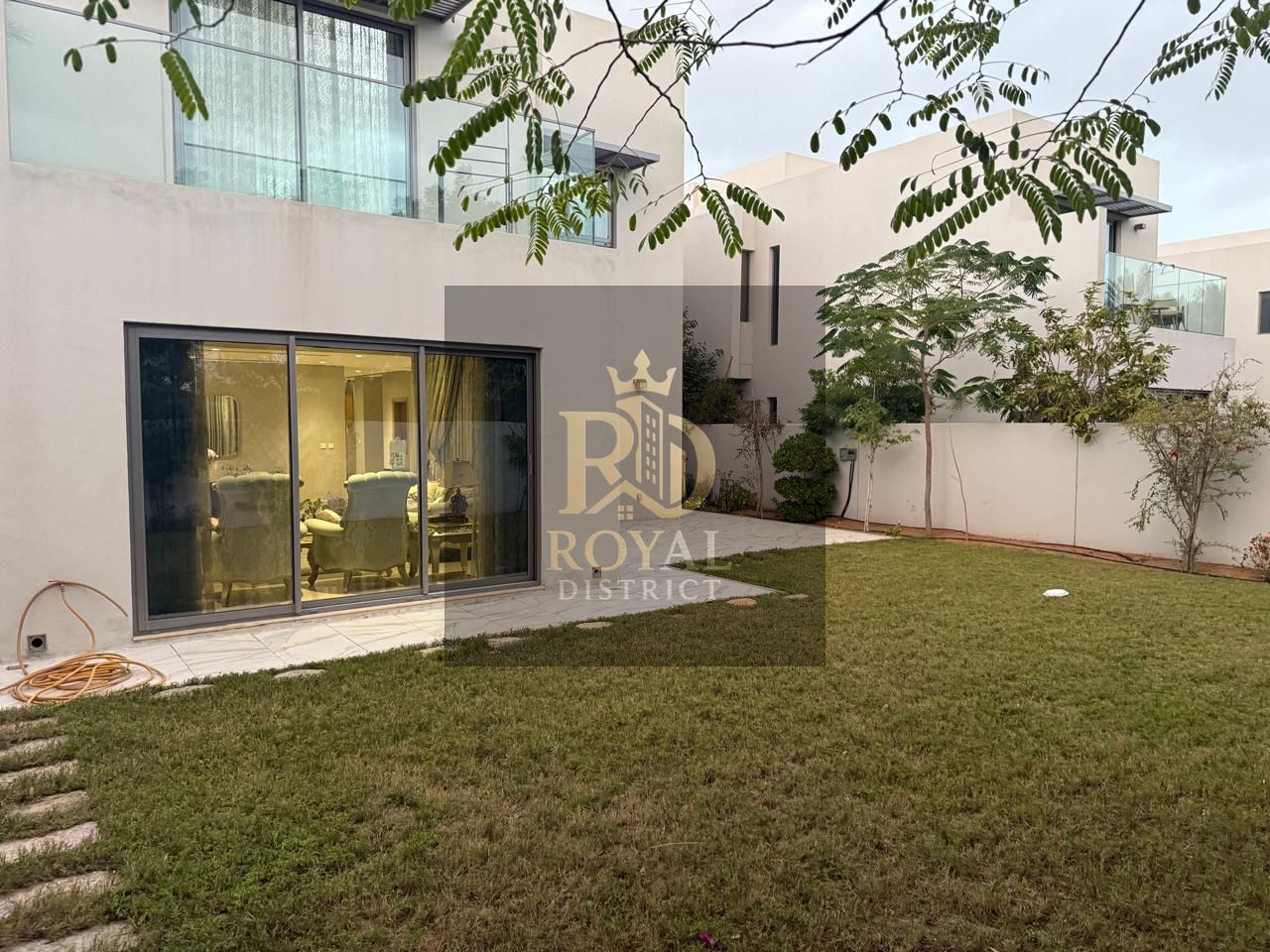 ELEGANCE SINGLE ROW 4 BEDROOMS VILLA | MODERN DESIGN | SUPER HIGH QUALITY FINISHING | CLOSE TO ALL AMENITIES | PRIME LOCATION