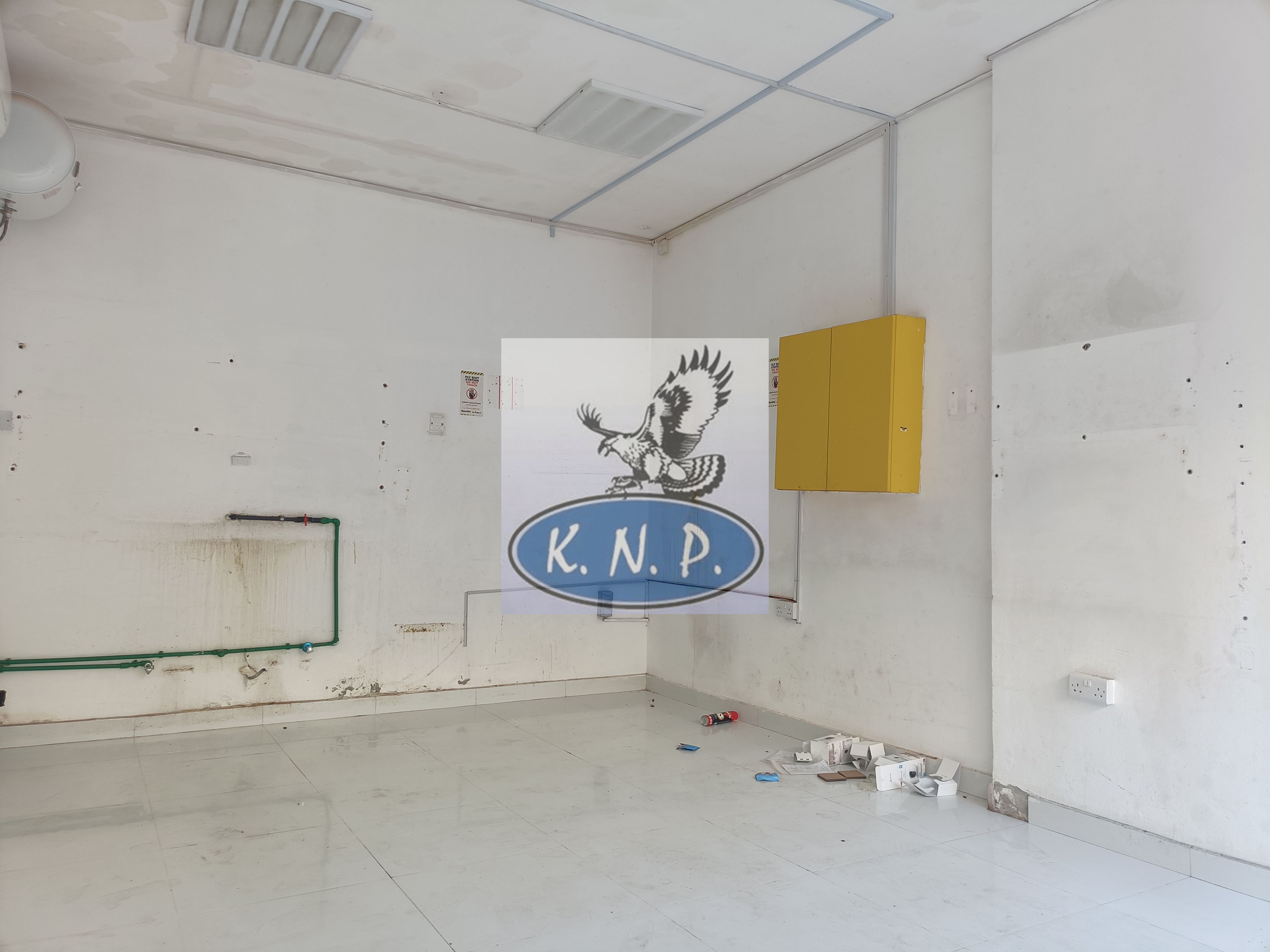BIG DEAL! ONLY 68K YEARLY! SHOP FOR RENT ON HAMDAN ST. CLOSE TO ELECTRA AND SALAM ST