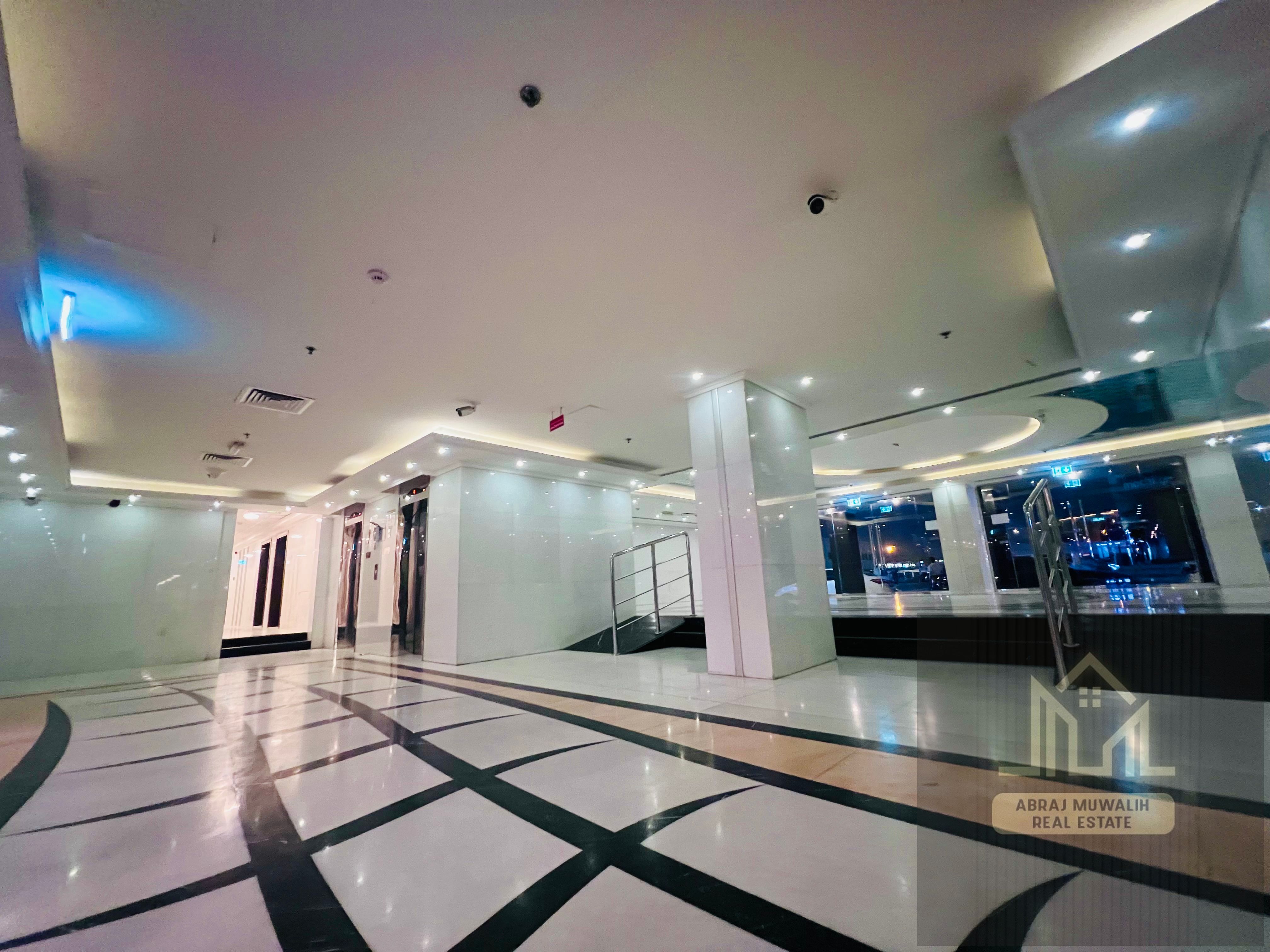 1Bhk Big Specius Hall & Balcony!! Close To Park