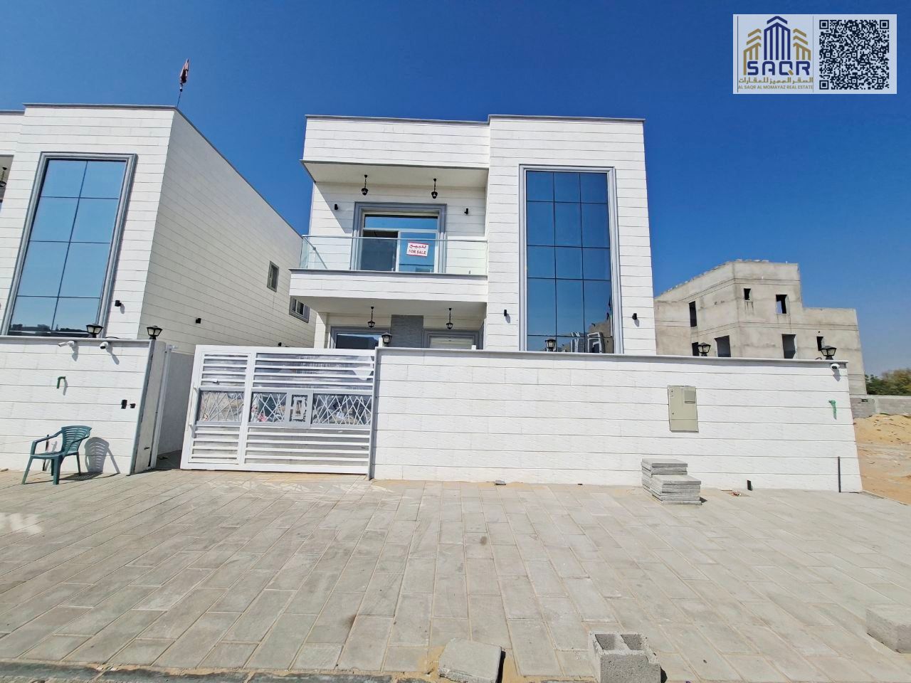 Deluxe villa including registration and ownership fees, water, electricity, and central air conditioning. Freehold ownership for all nationalities.
