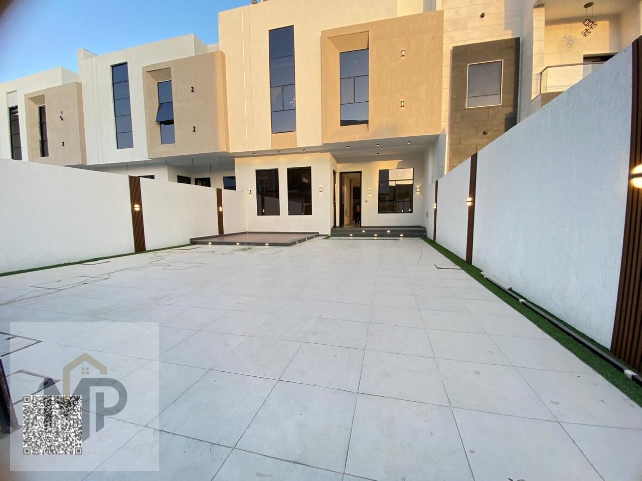 For sale: Luxury villa near Sheikh Mohammed Bin Zayed Road - Freehold ownership for life for all nationalities - with easy bank financing available in