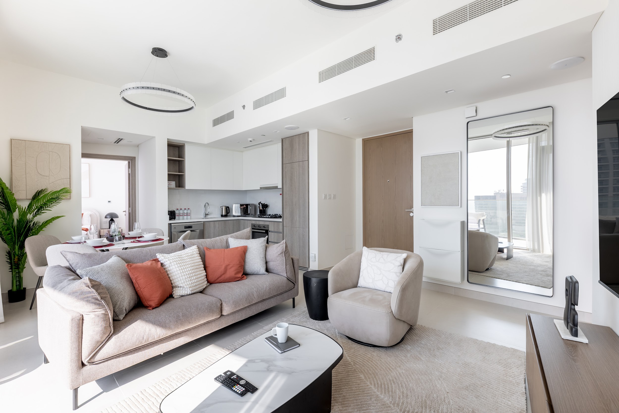 Bright 2BR Apartment near Marina Walk & JBR Beach | LIV