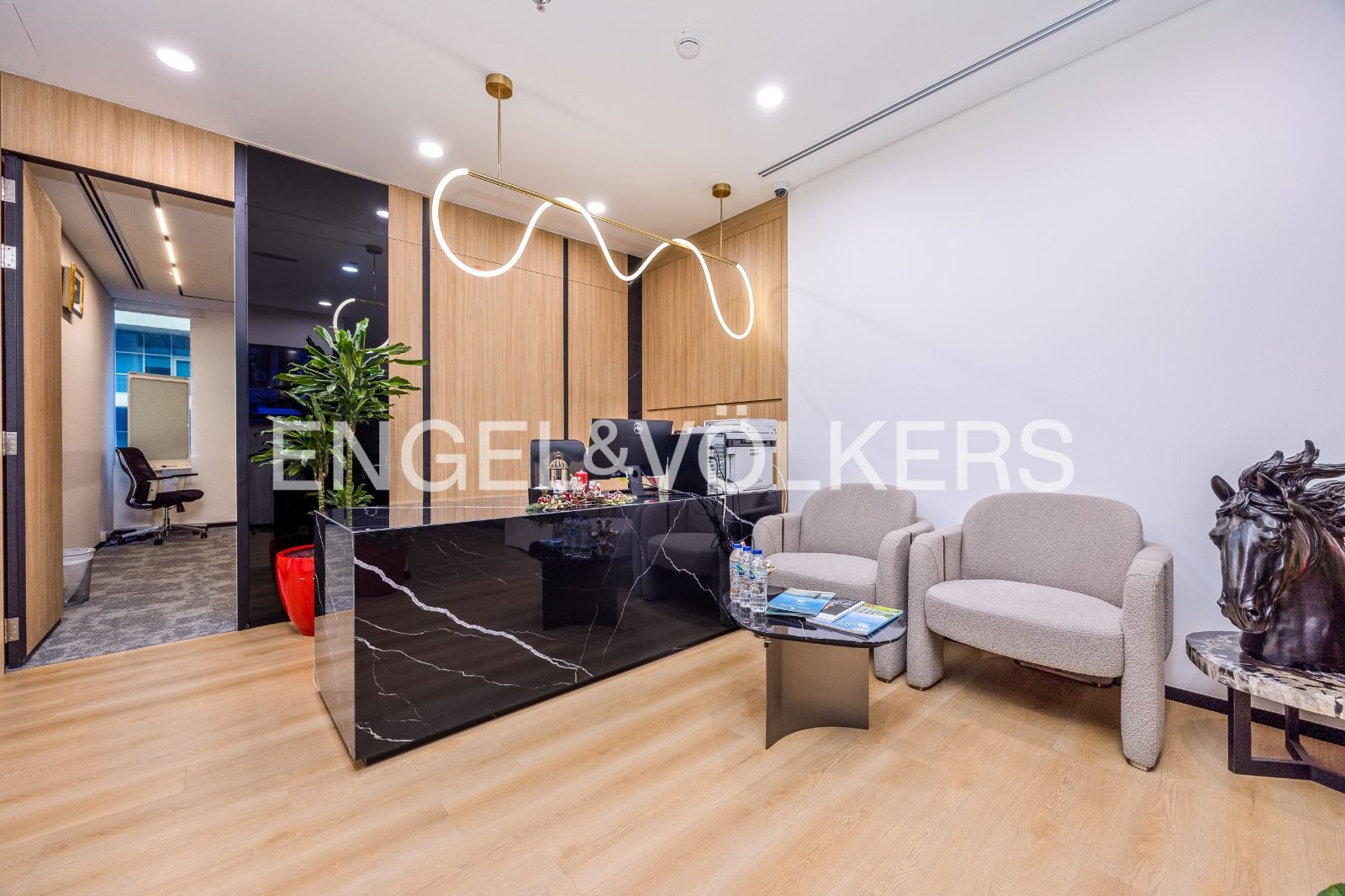 Spacious Fitted Office | 5 Parking Bays | Vacant