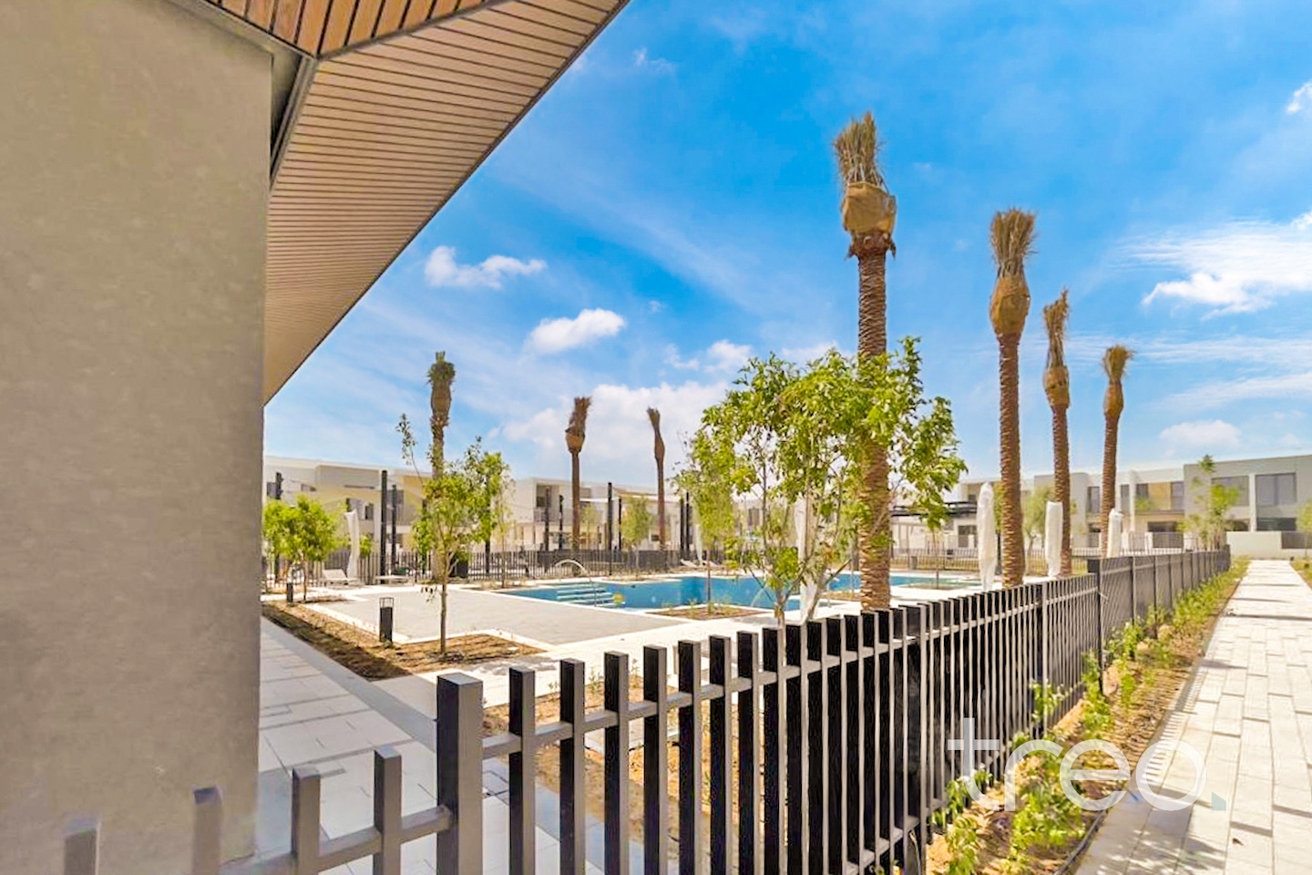 Single Row | Private | Landscaped