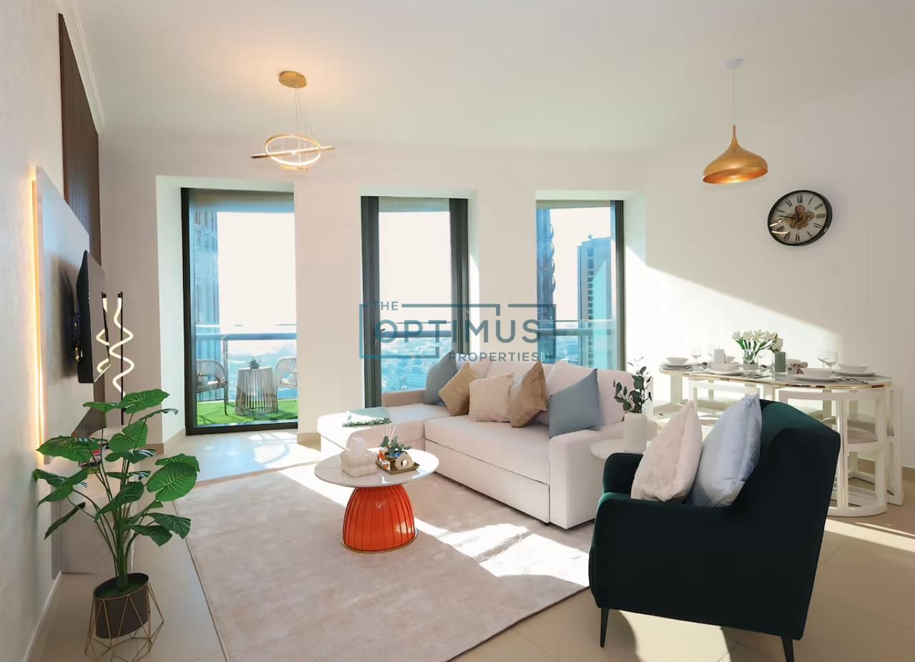 Direct Mall & Metro Link | Sophisticated Interior | Luminous Skyline Views