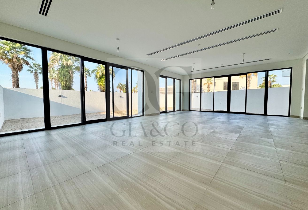 Single Row | Brand New | Large Plot