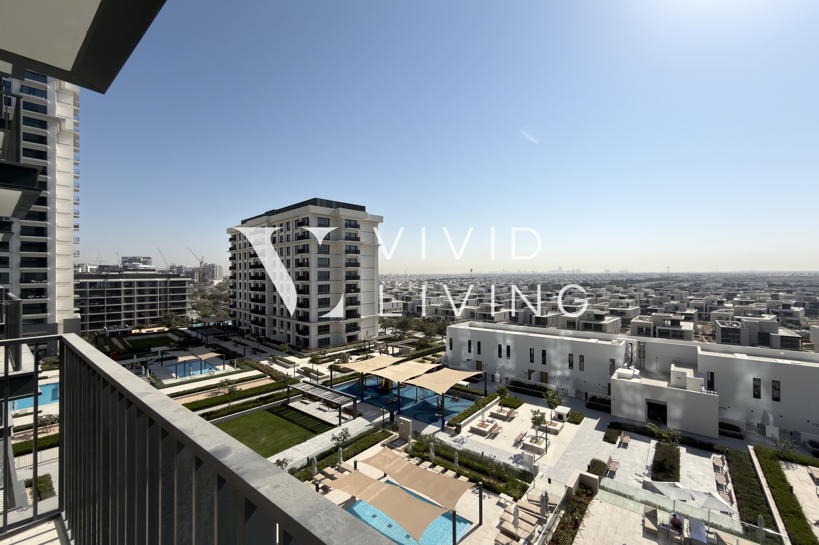 Pool View | Mid to Low Floor | Multiple Chqs