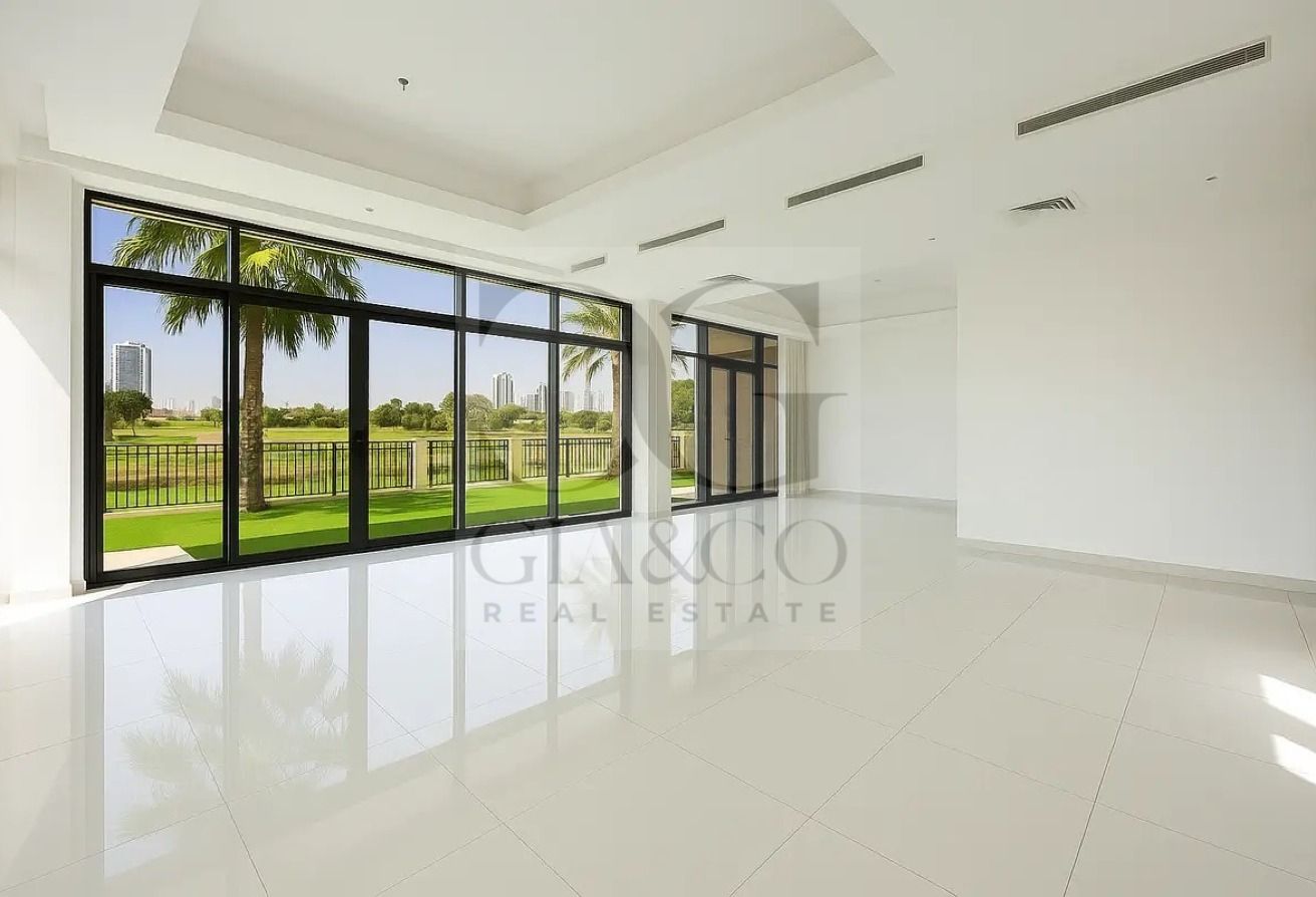 Single Row | Golf Backing | Vacant Now