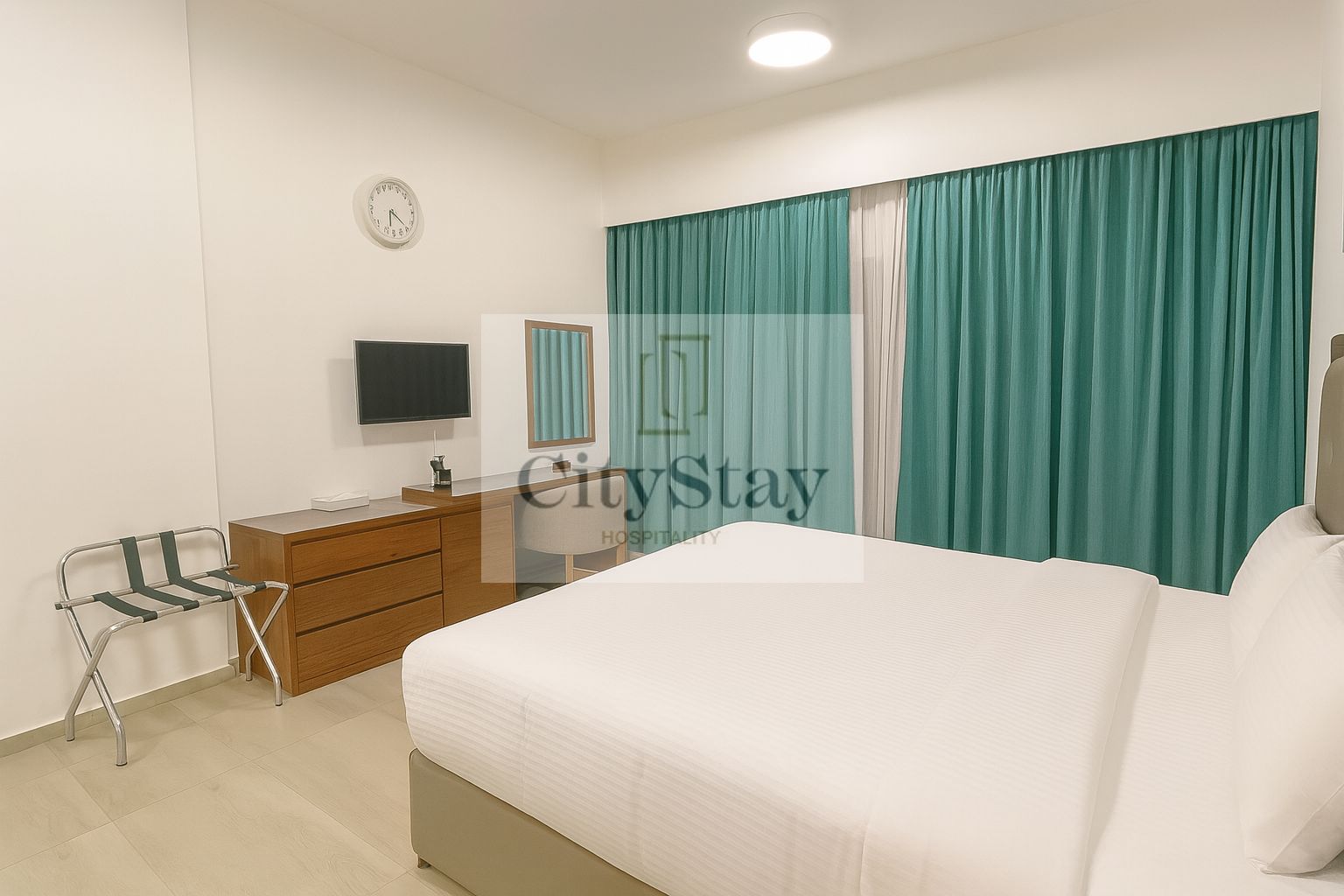 No Comission!!! Amazing Fully Furnished Studio!!!