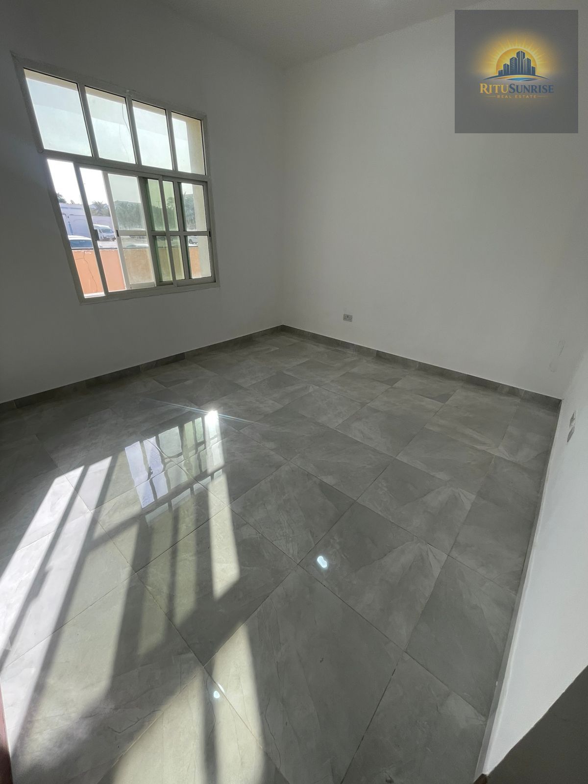 BRAND NEW LUXURY HUGE STUDIO | BIG KITCHEN | SPACIOUS WASHROOM |