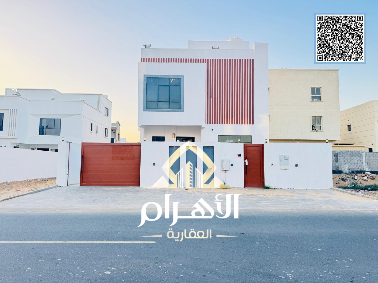 Villa for sale in Al Zahia, two floors and a roof, area 3014 sq ft, 5 master bedrooms, majlis and two living rooms, priced at 1.55 million including e