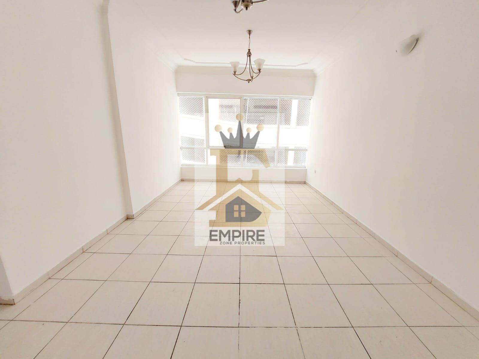 Amazing apartment with balcony gym and pool prime location