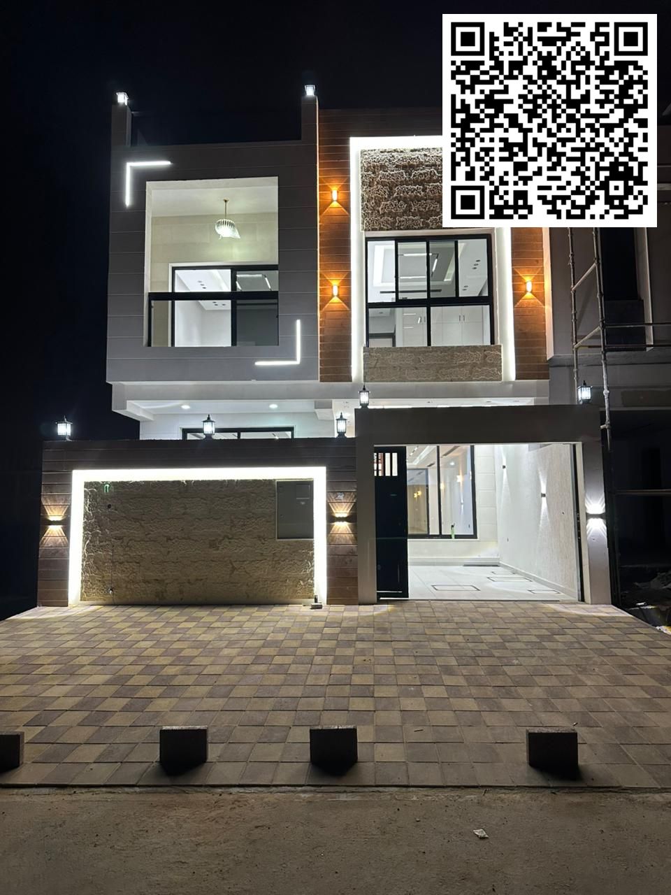 For sale: Townhouse villa in Al Helio 2, Ajman, Al Helio Center 1, near Azhi Mall and Sheikh Mohammed Bin Zayed Road. Land area: 1722 sq ft, Built-up
