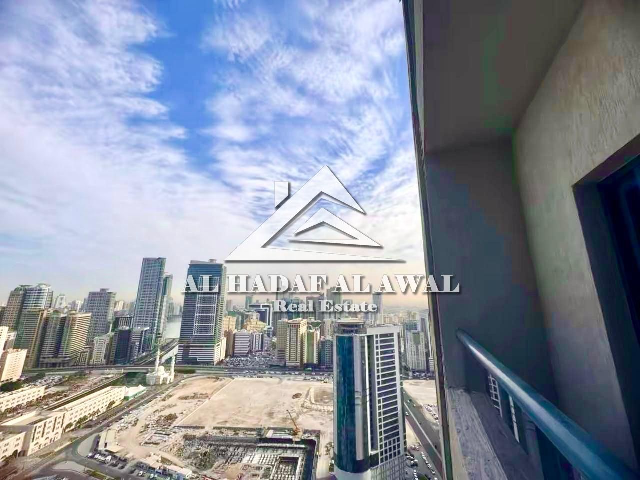 First occupancy, one bedroom and living room with sea view, balcony, and master bedroom. Rent includes internet: 6800, security deposit: 1000