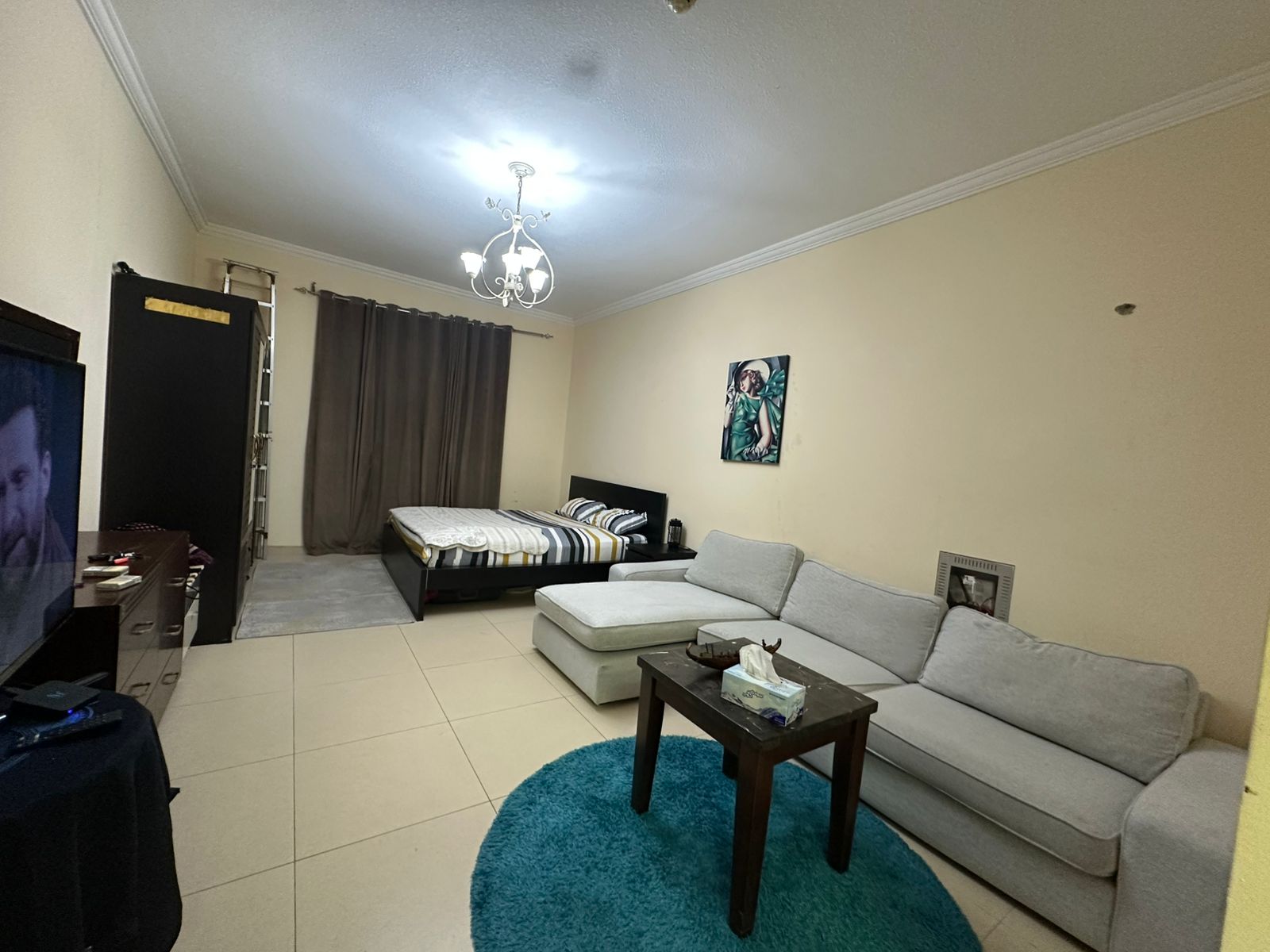 Furnished studio apartment for monthly rent, large area, in Al Jurf 2, including bills and internet, with parking, opposite City Centre Ajman.