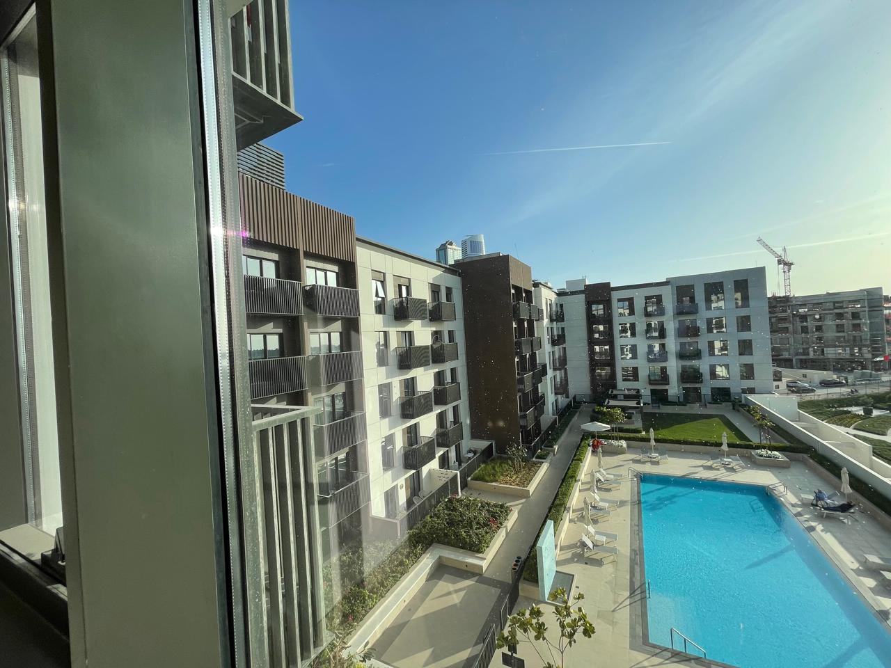1BHK + Hall – Free Parking – Gym & Pool – Balcony View – Family Compound – 4 Cheques – Laundry Room – 1 Bathroom – Spacious – Near Dubai Exit