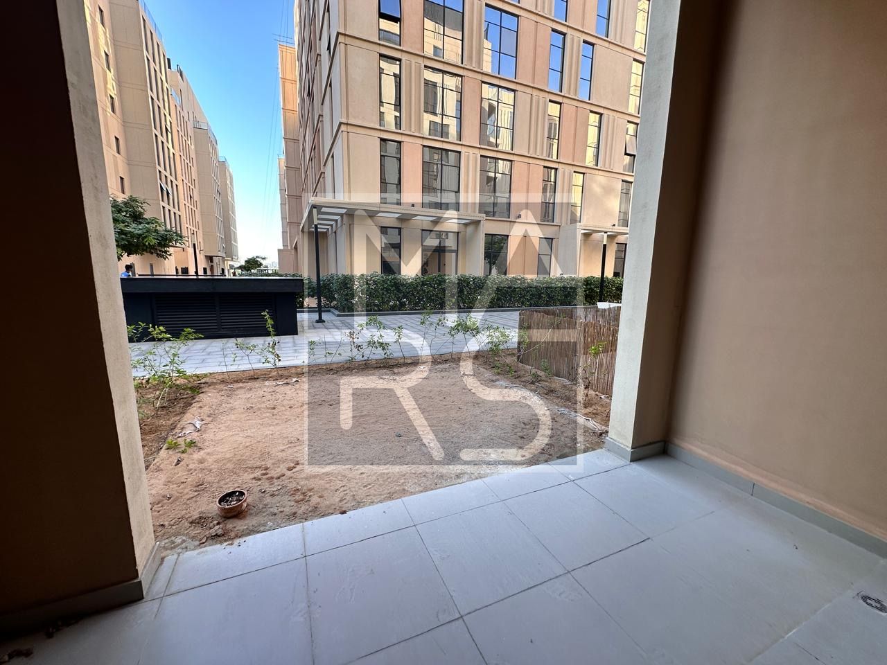 Semi Furnished I Spacious Room | Family Friendly