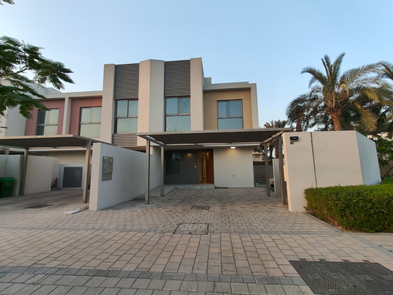 Townhouse for sale, a prime investment and residential opportunity in Al Zahiyah area, Ajman.