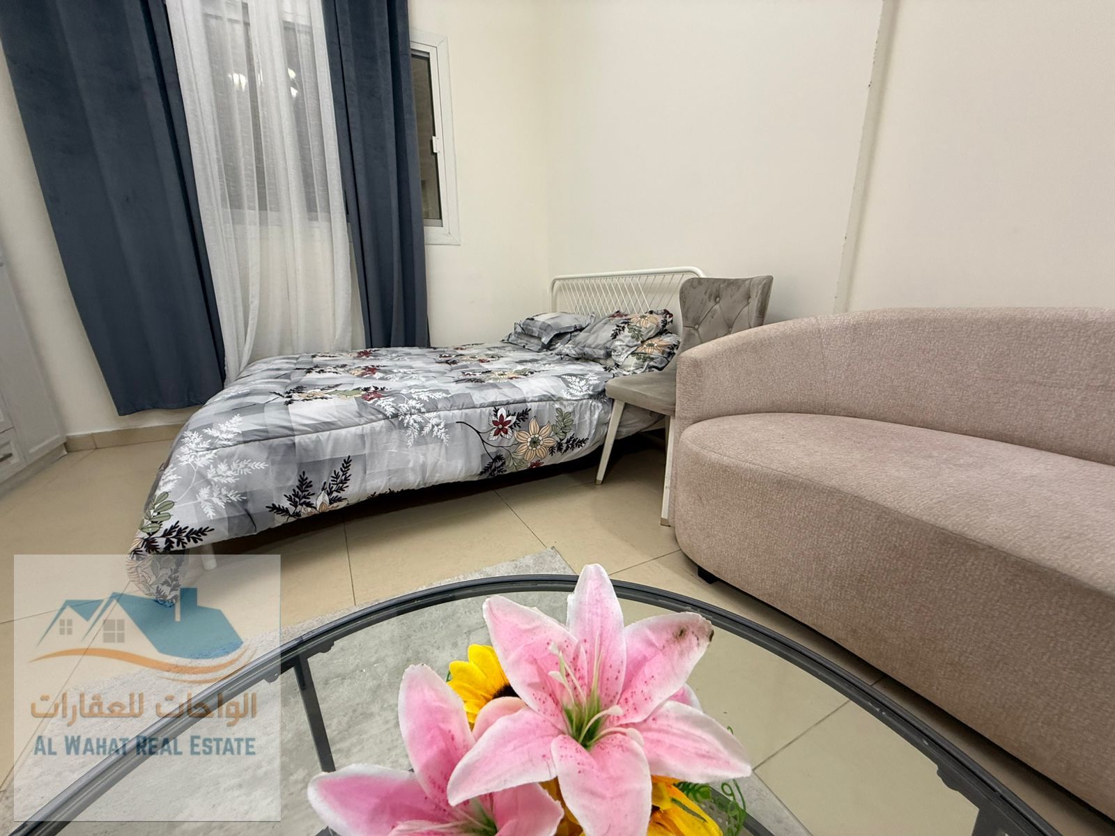 Furnished studio apartment available for monthly rent in Al Yasmin Towers, next to City Centre Ajman and very close to the Sharjah and Dubai exit. Pri