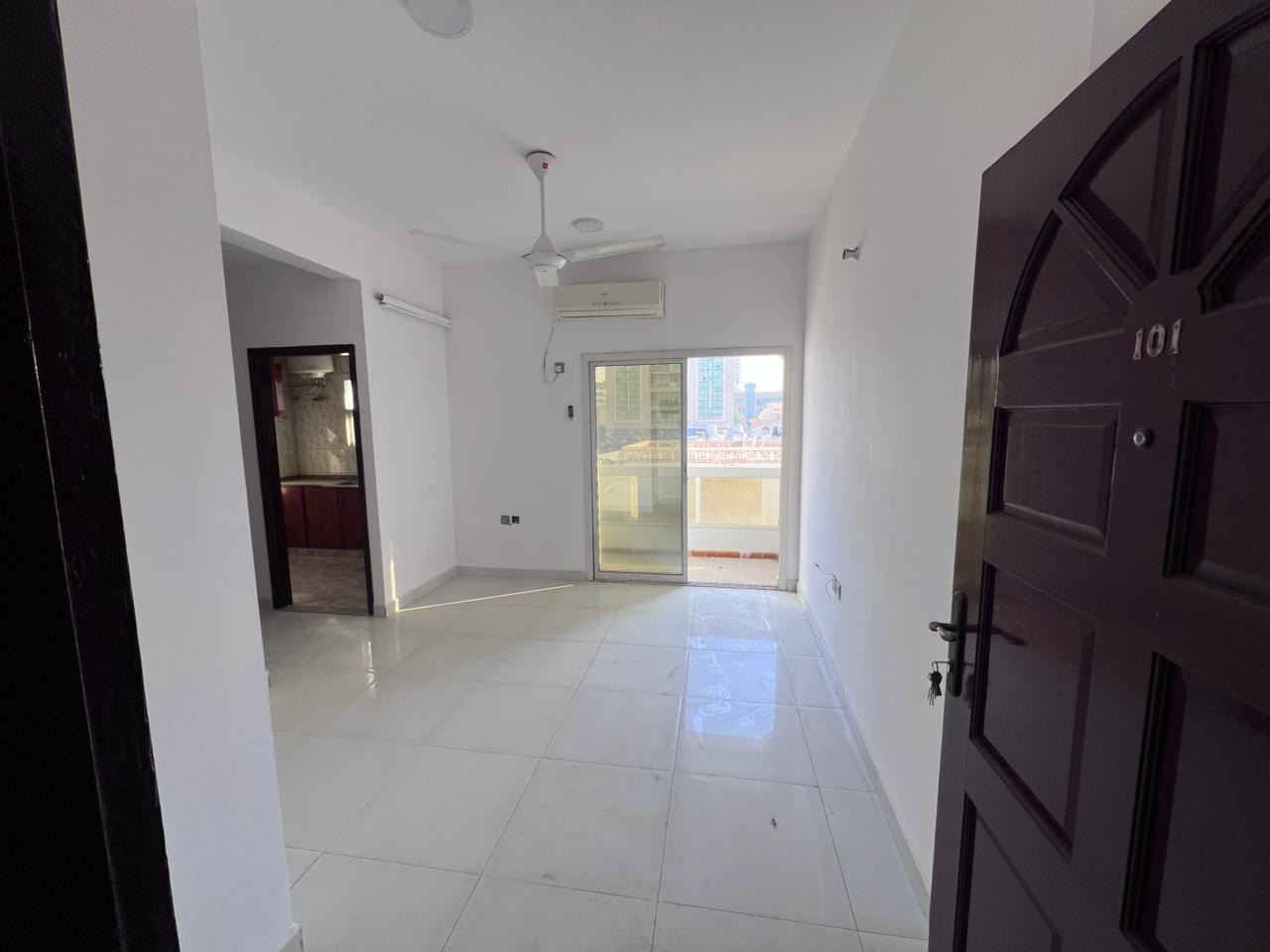 Apartment for rent in Ajman, one bedroom and living room, Ajman Corniche area, second row from the Corniche