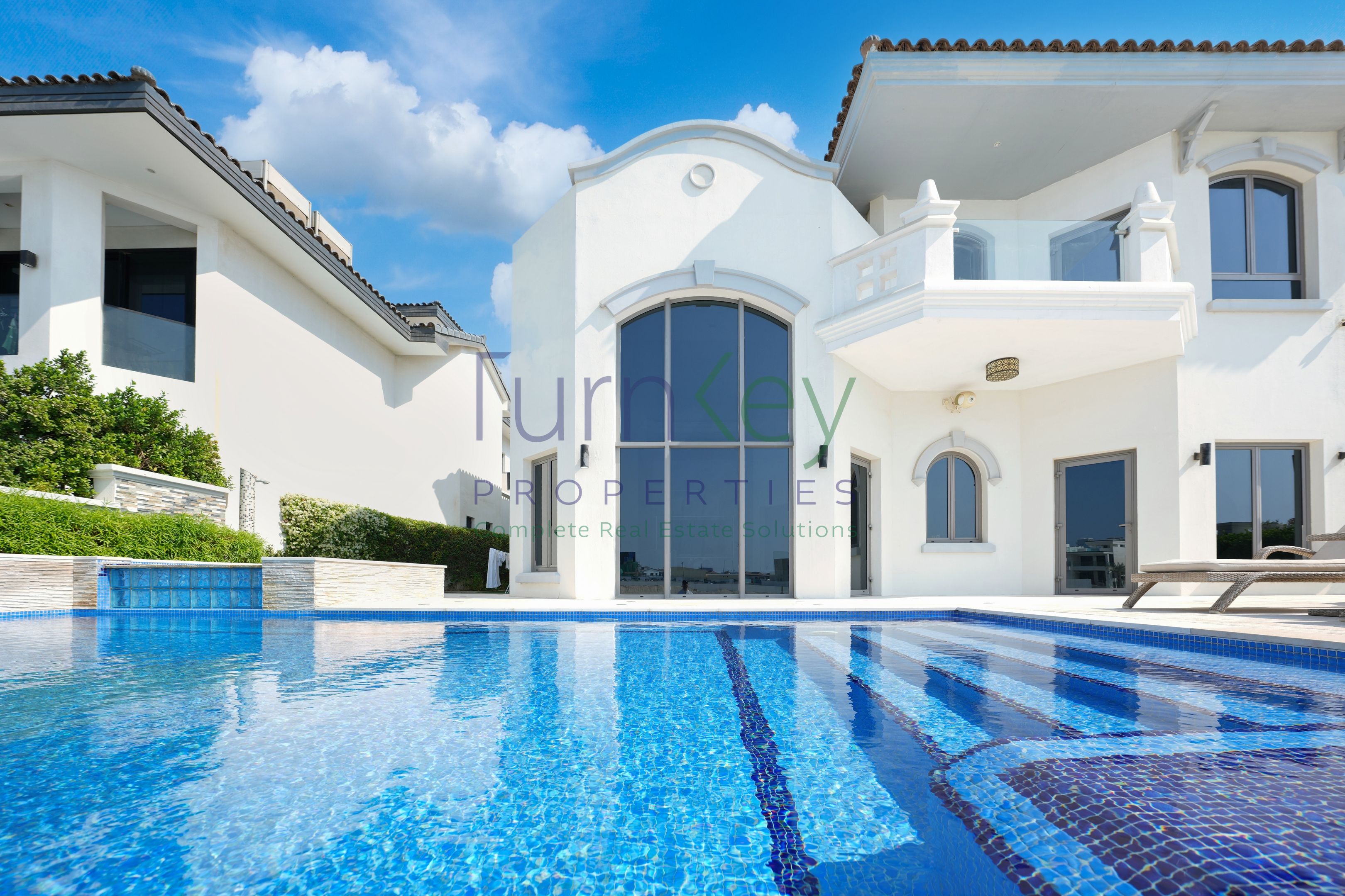RENOVATED AND FURNISHED 4 BED VILLA I VACANT SOON