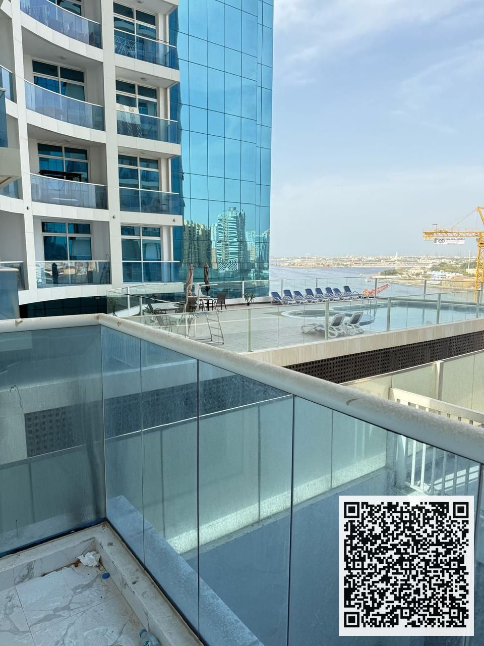 A great opportunity to own an apartment in a prime location with an open view of the pool and creek, suitable for family living or for investment with