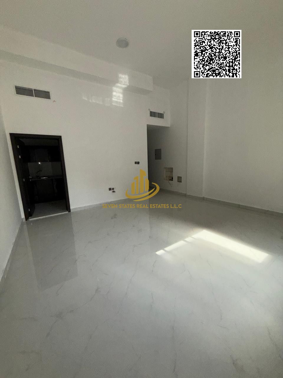 Studio in Al Nakheel 1 | First Tenant | Near the Corniche | Behind Gold Souq | Separate Kitchen | Close to Mosalla Bus Station