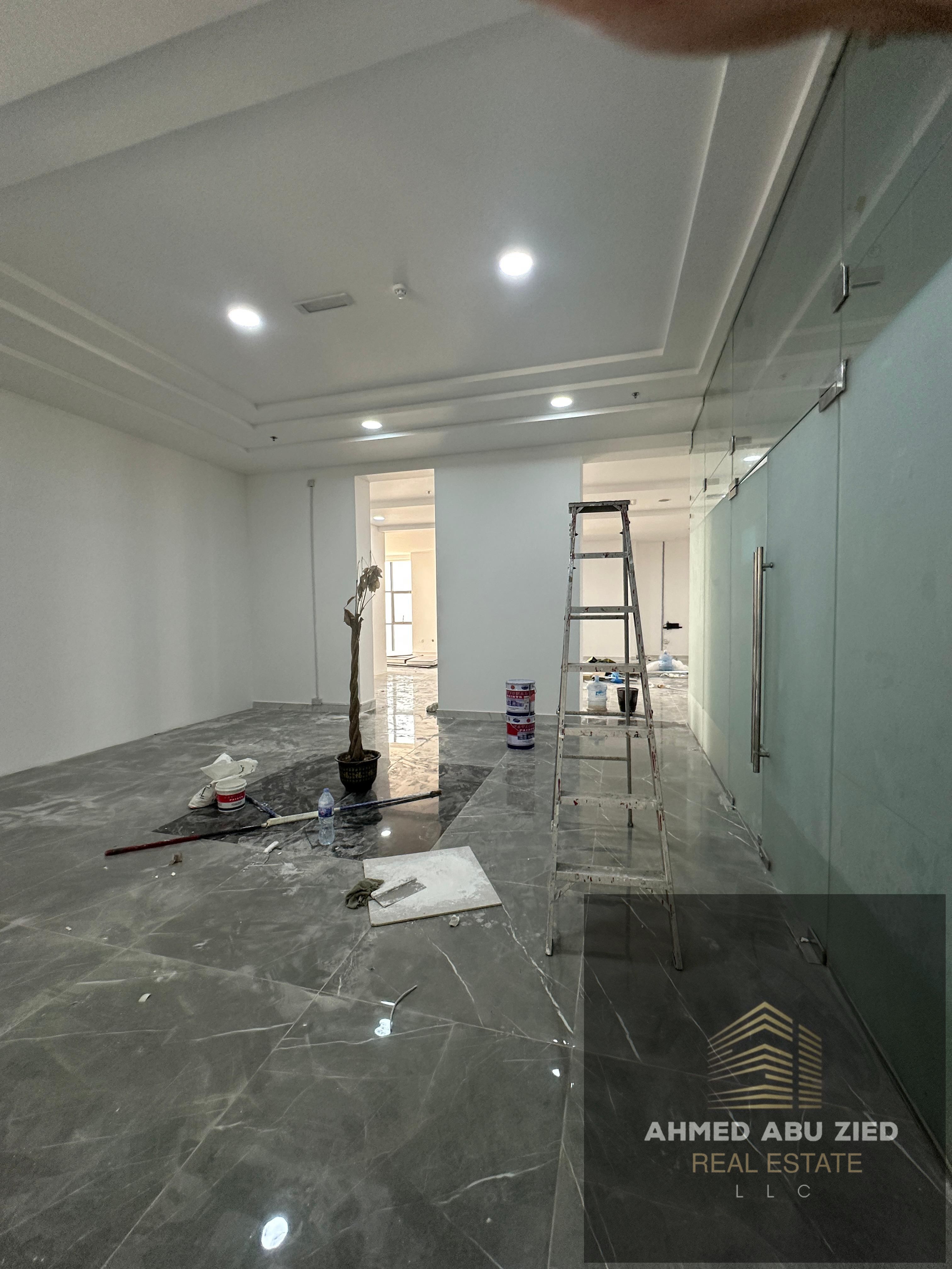 5000 sq ft, full floor, creek views, 3 parking spaces, gym, swimming pool, open plan, large divisible spaces, 2 months free rent, prime location.