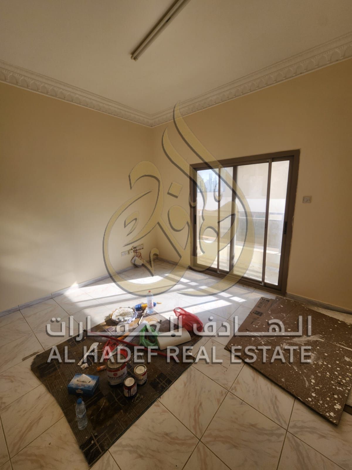 Apartment for rent in Al Qasimia (Al Mahatta), Sharjah, located in a lively area close to public transportation, schools, markets, and shopping center