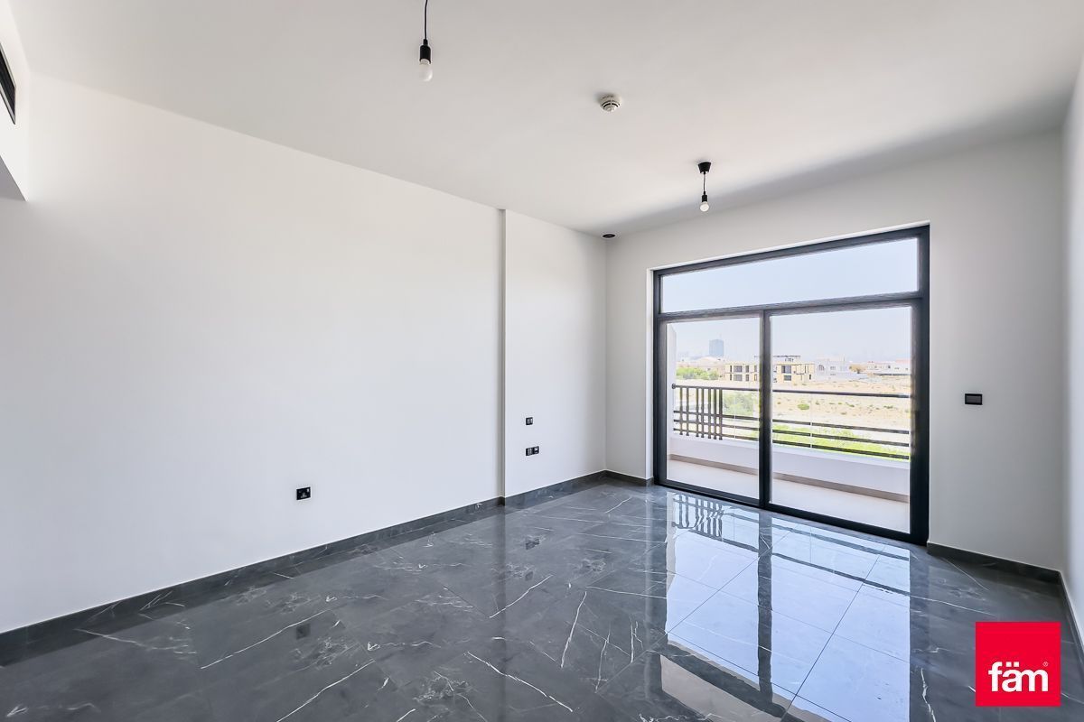 Vacant Now | Best Price | Fitted Kitchen
