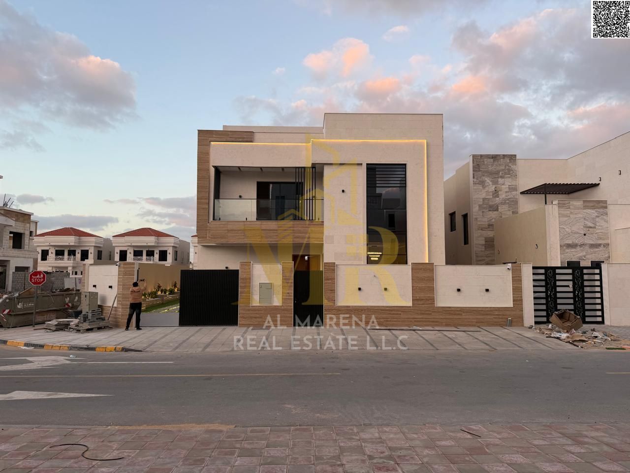 Corner villa, two floors and a roof, priced inclusive of registration fees. Own your dream villa and invest in a luxurious villa in the heart of Al Za