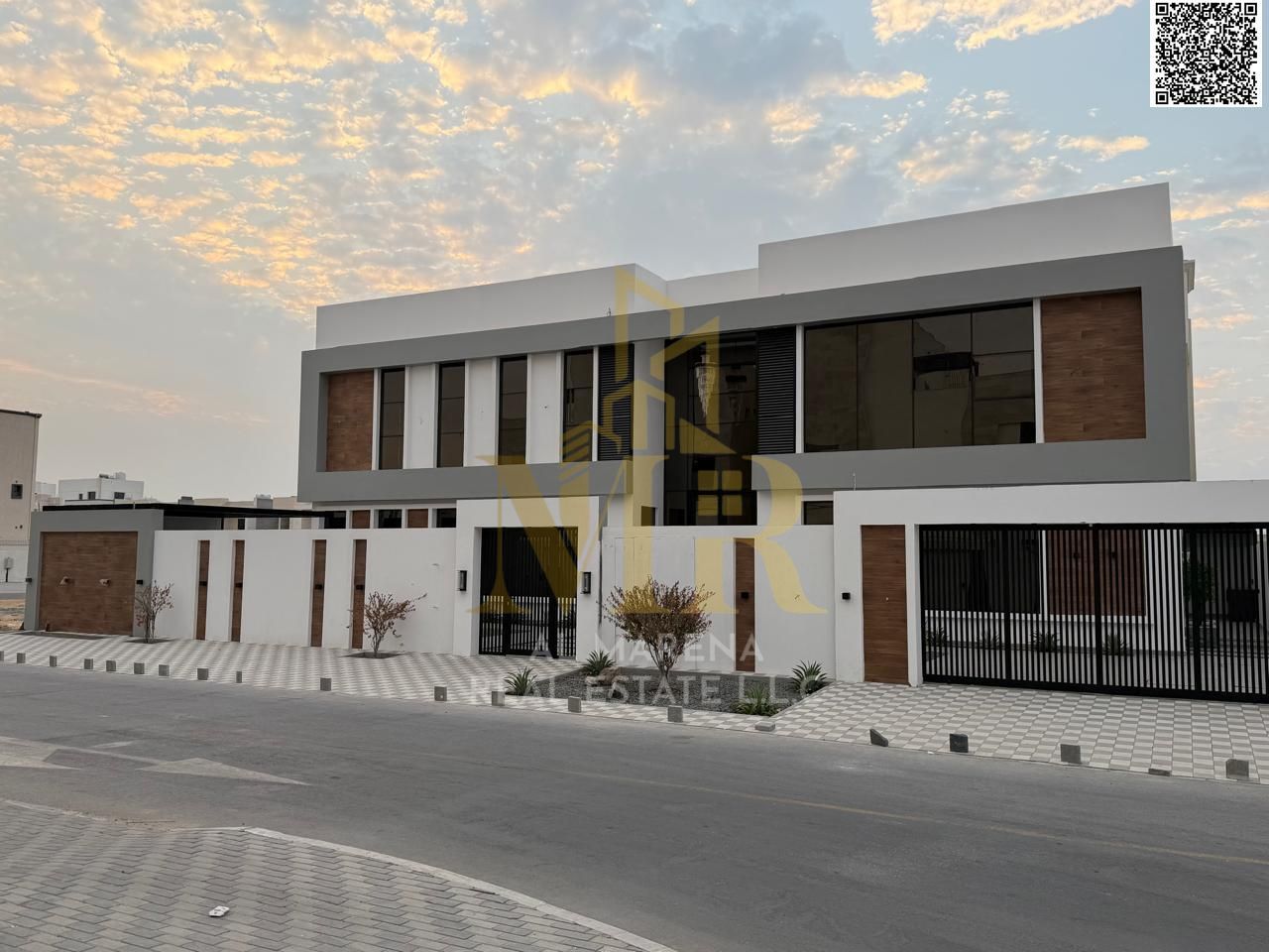Villa directly from the owner, custom finishing, on a main street, close to all services, freehold ownership for all nationalities, no down payment, i