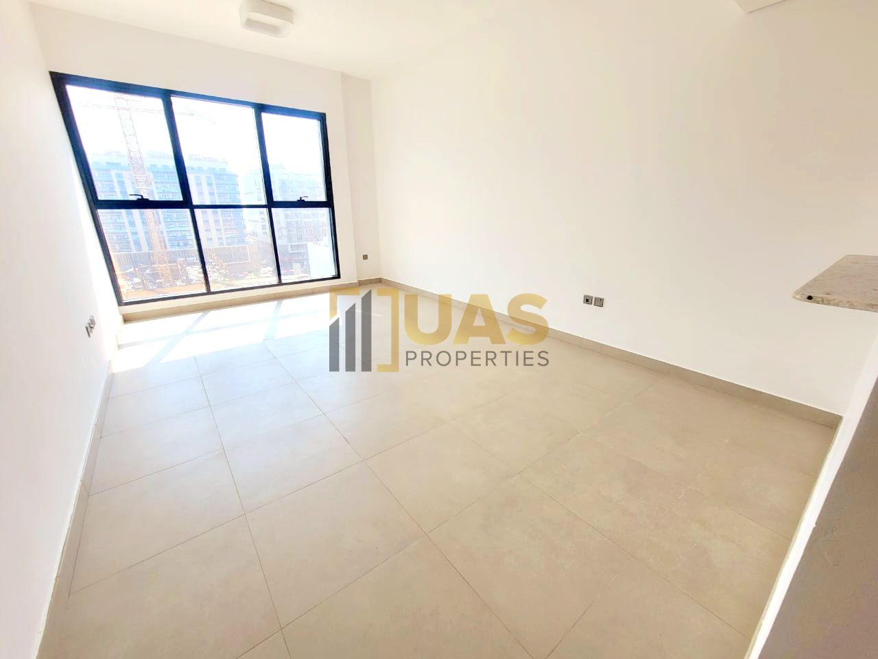 AMERICAN STYLE KITCHEN 2BHK NEAR METRO LUXURIOUS