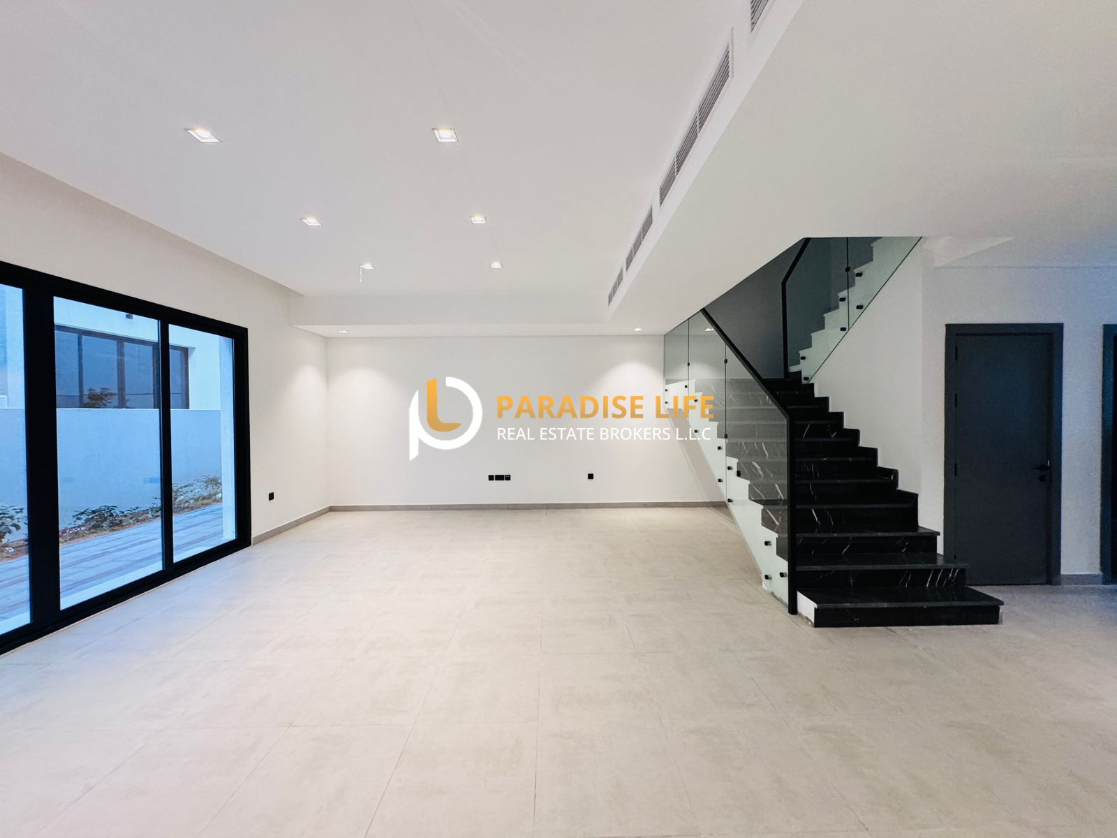Brand New 5 Bedroom villa for Rent in Mirdif