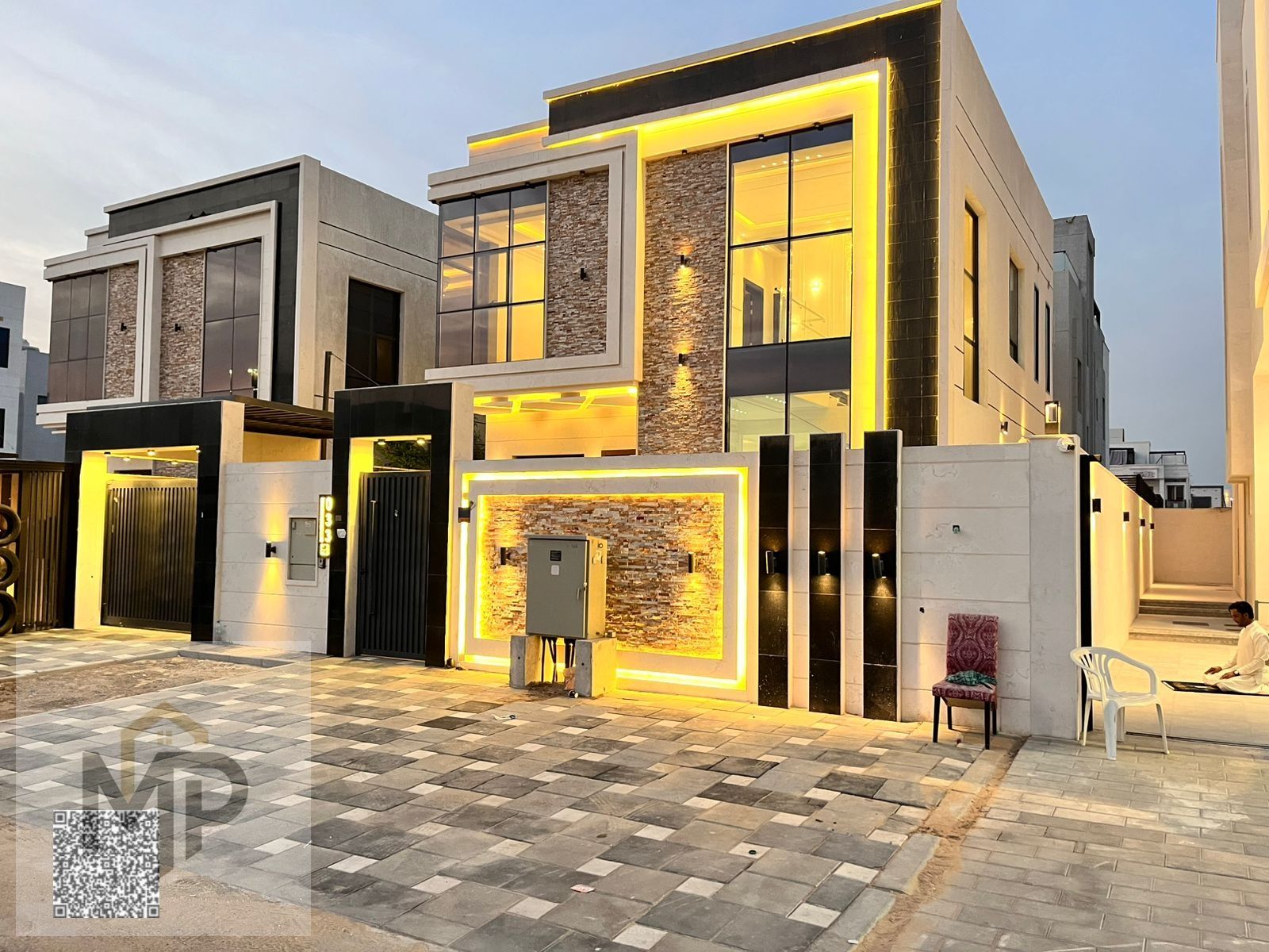 Luxury VIP villa for sale in Al Yasmin - High-end finishes and spacious design. Location: Al Yasmin area - a prestigious and quiet residential neighbo