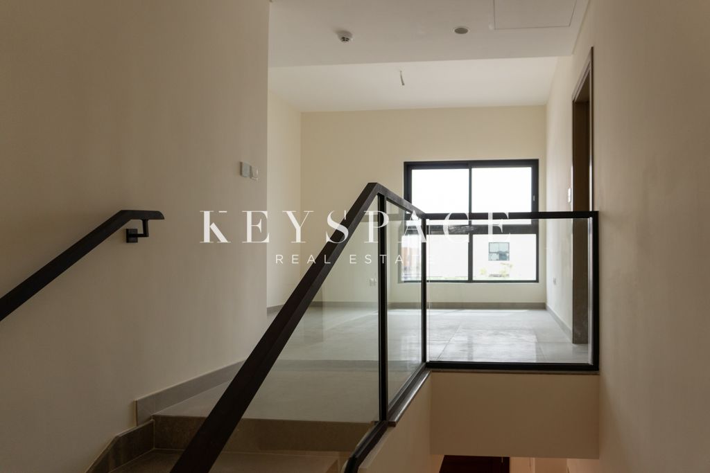 Sustainable Luxury Retreat | Elevated Family Living in a Green Community | Resale