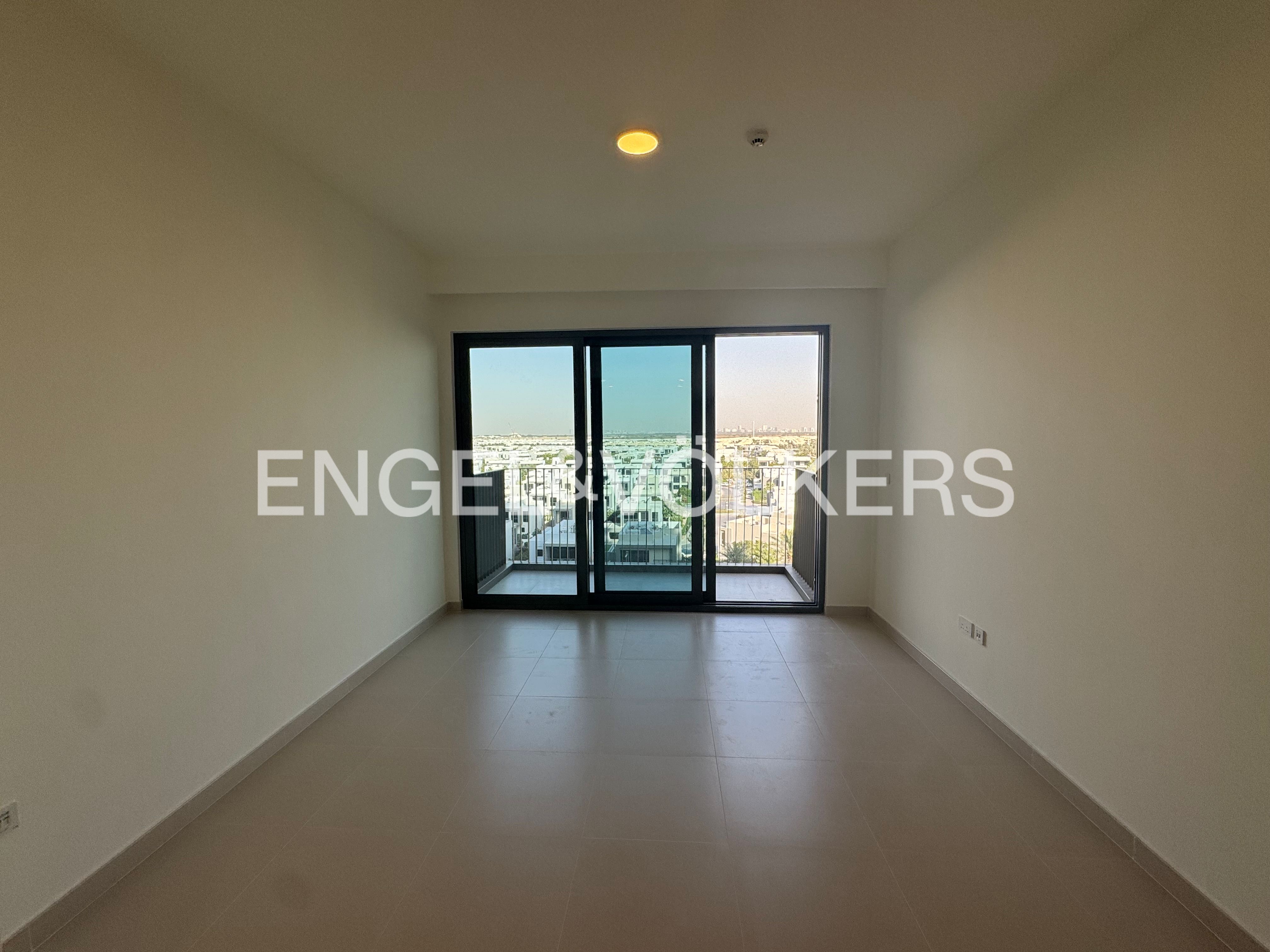 Vacant | Chiller Free | Great Lighting | Spacious