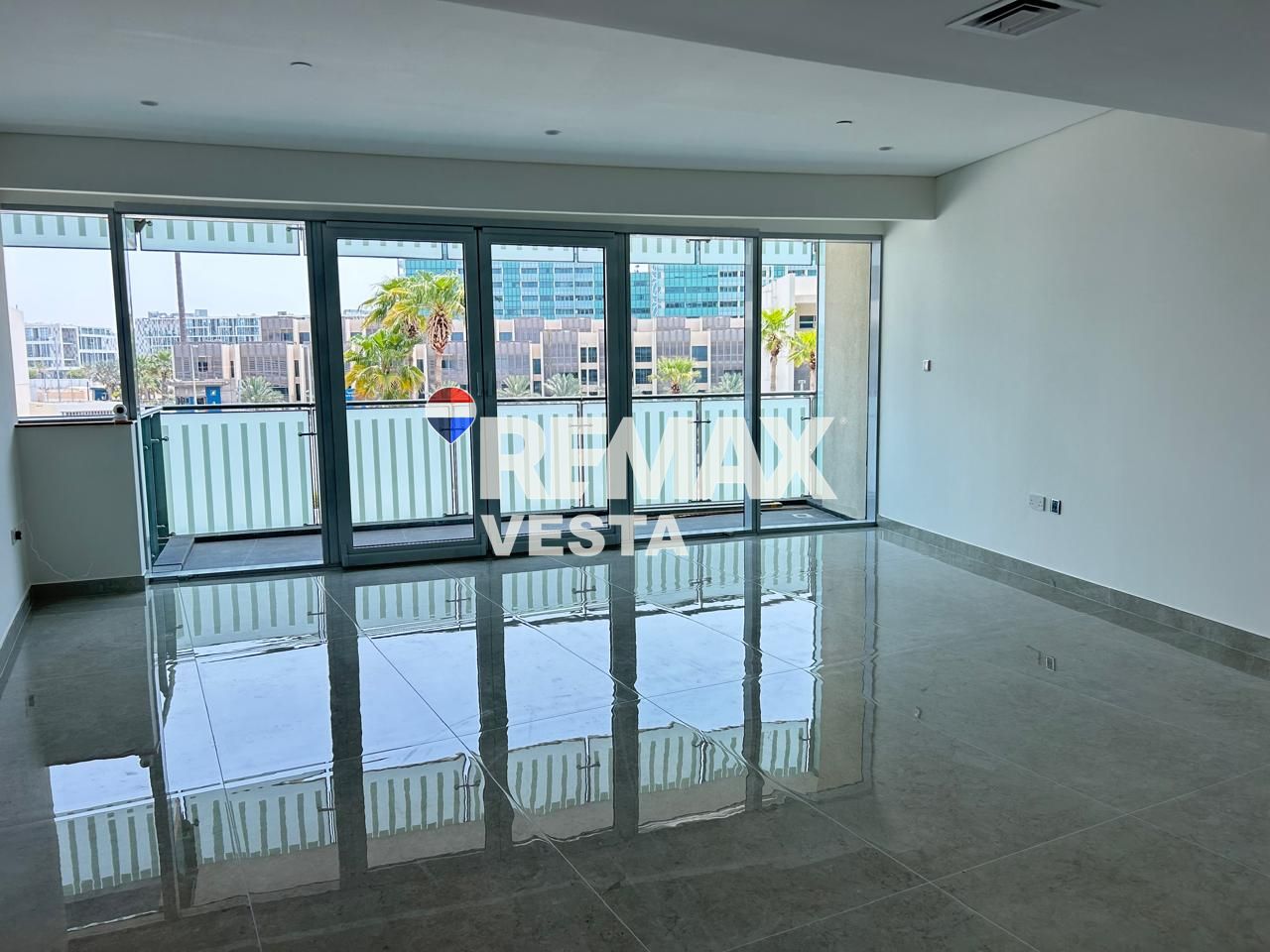 Spacious Layout | Maid Room | Beach Access | High ROI