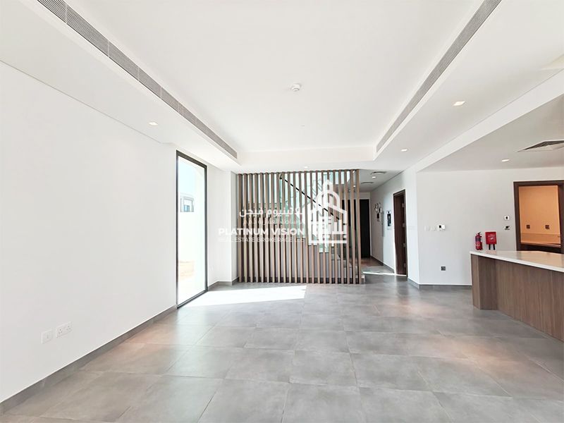END UNIT | Opposite Community Centre | Type E | 4BR+M+Study