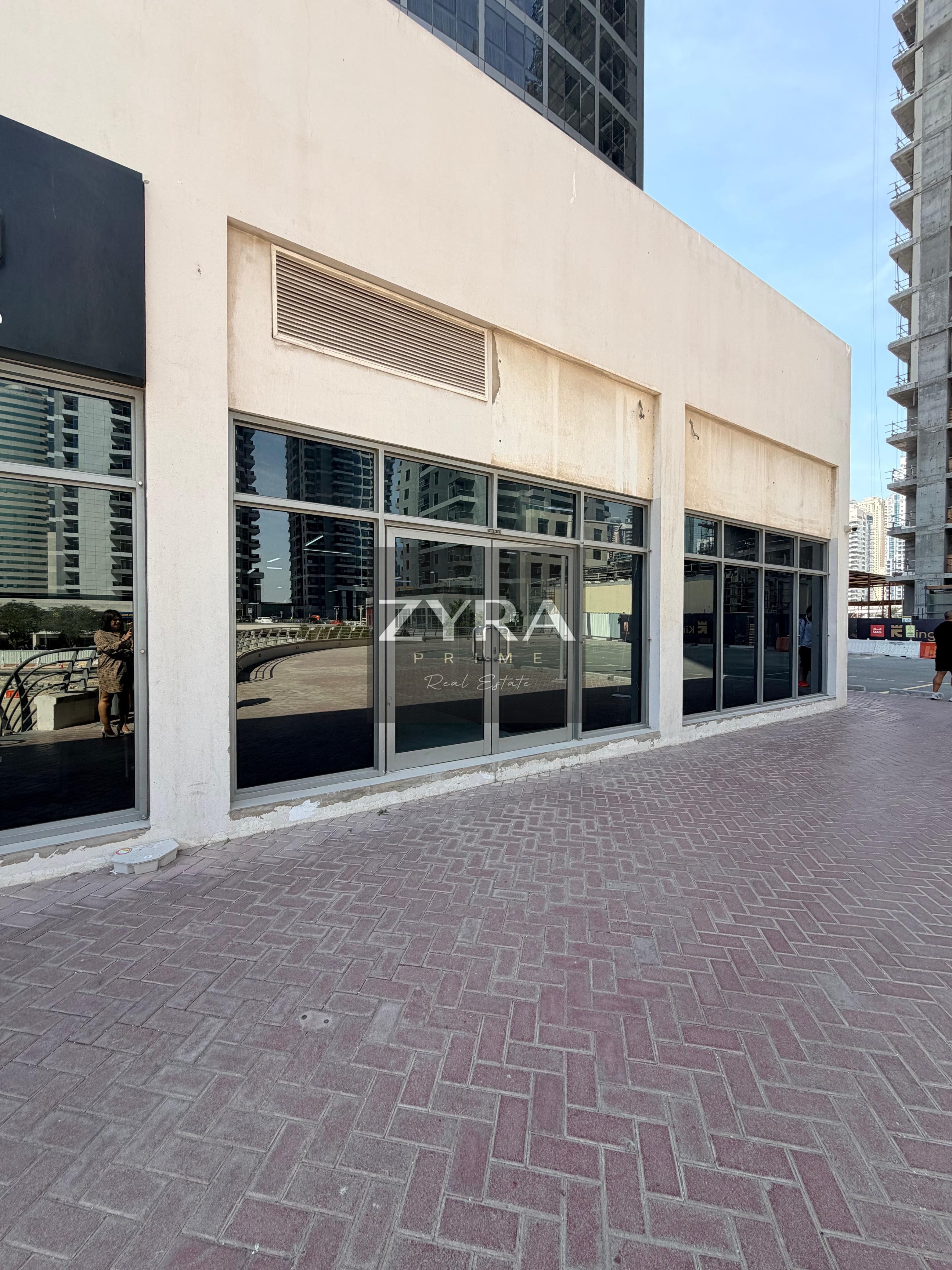 FLAGSHIP RETAIL / HEAVY FOOTFALL