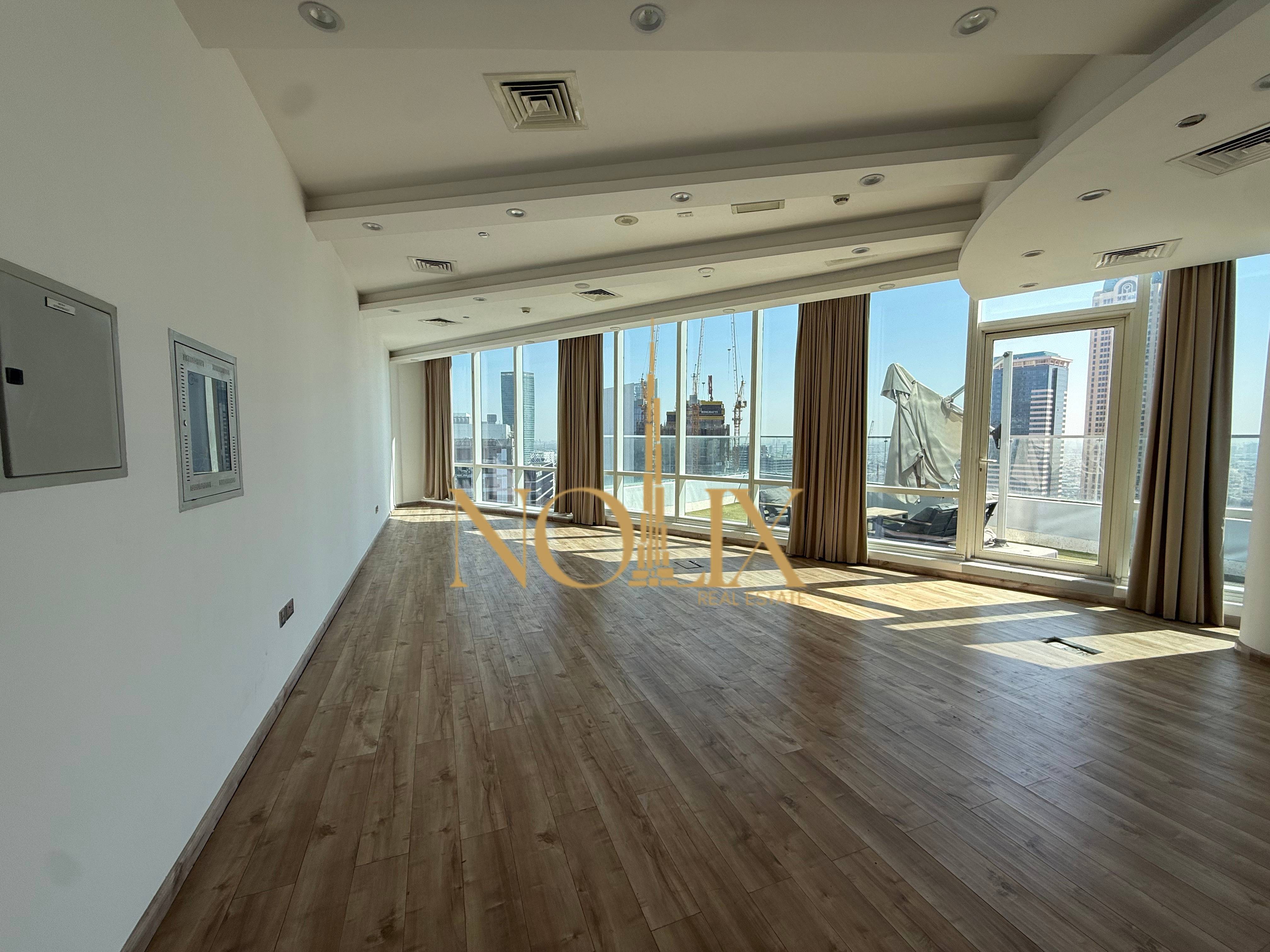 Big Layout Office | Private Balcony |Canal View